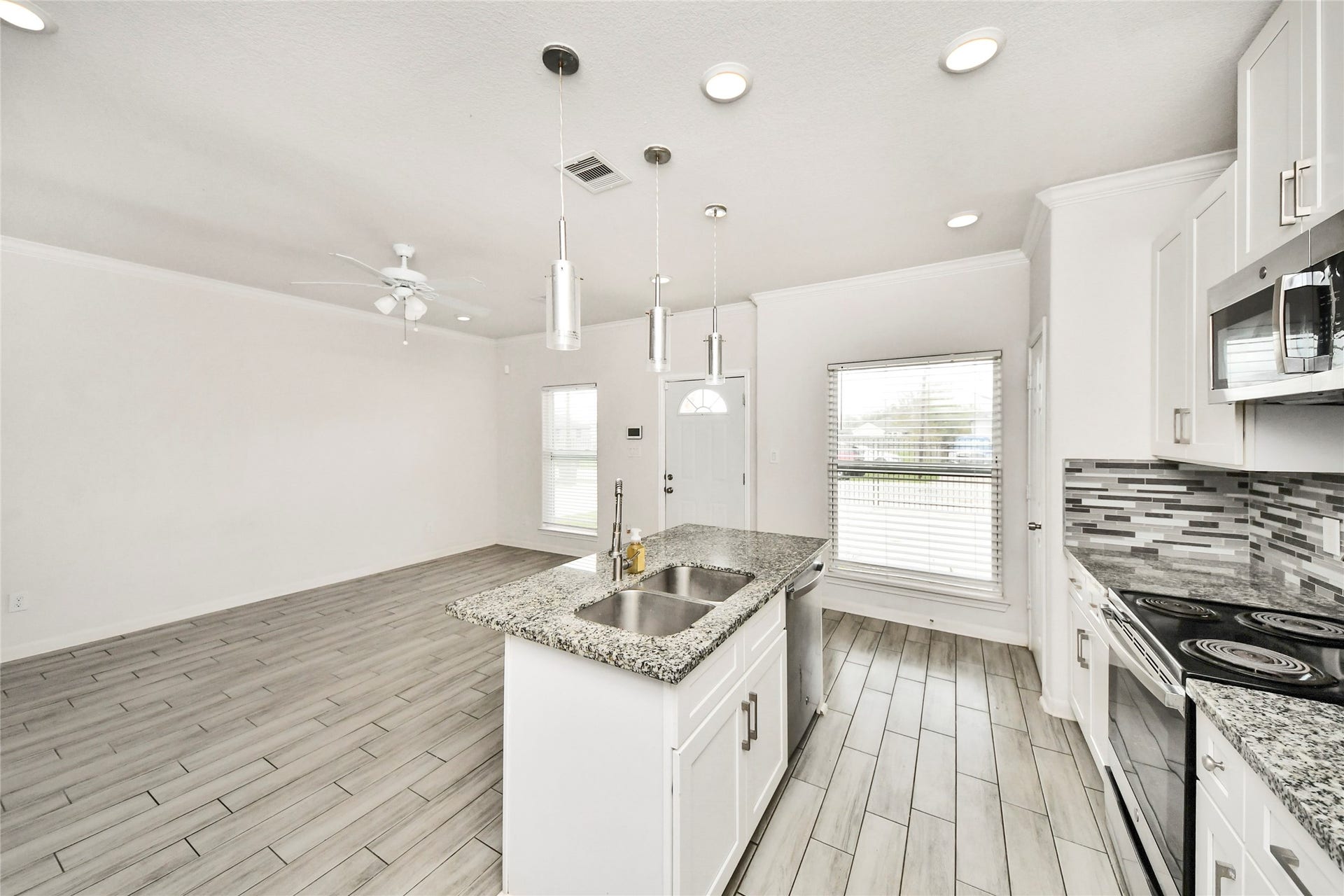 7980 Ethel Street, #A/B, Houston, TX 77028 7980 Ethel Street, #A/B, Houston, TX 77028