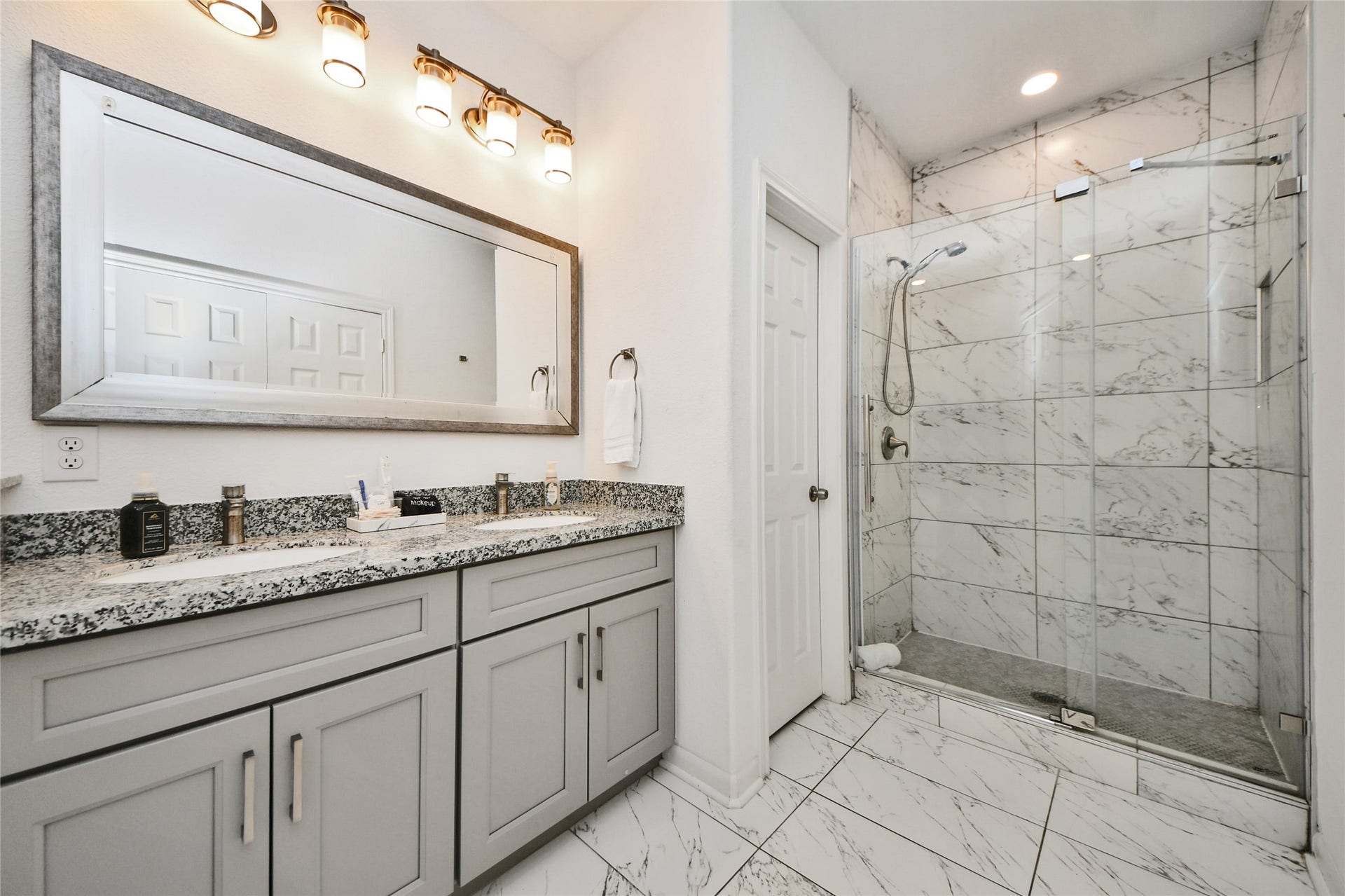 7980 Ethel Street, #A/B, Houston, TX 77028 7980 Ethel Street, #A/B, Houston, TX 77028