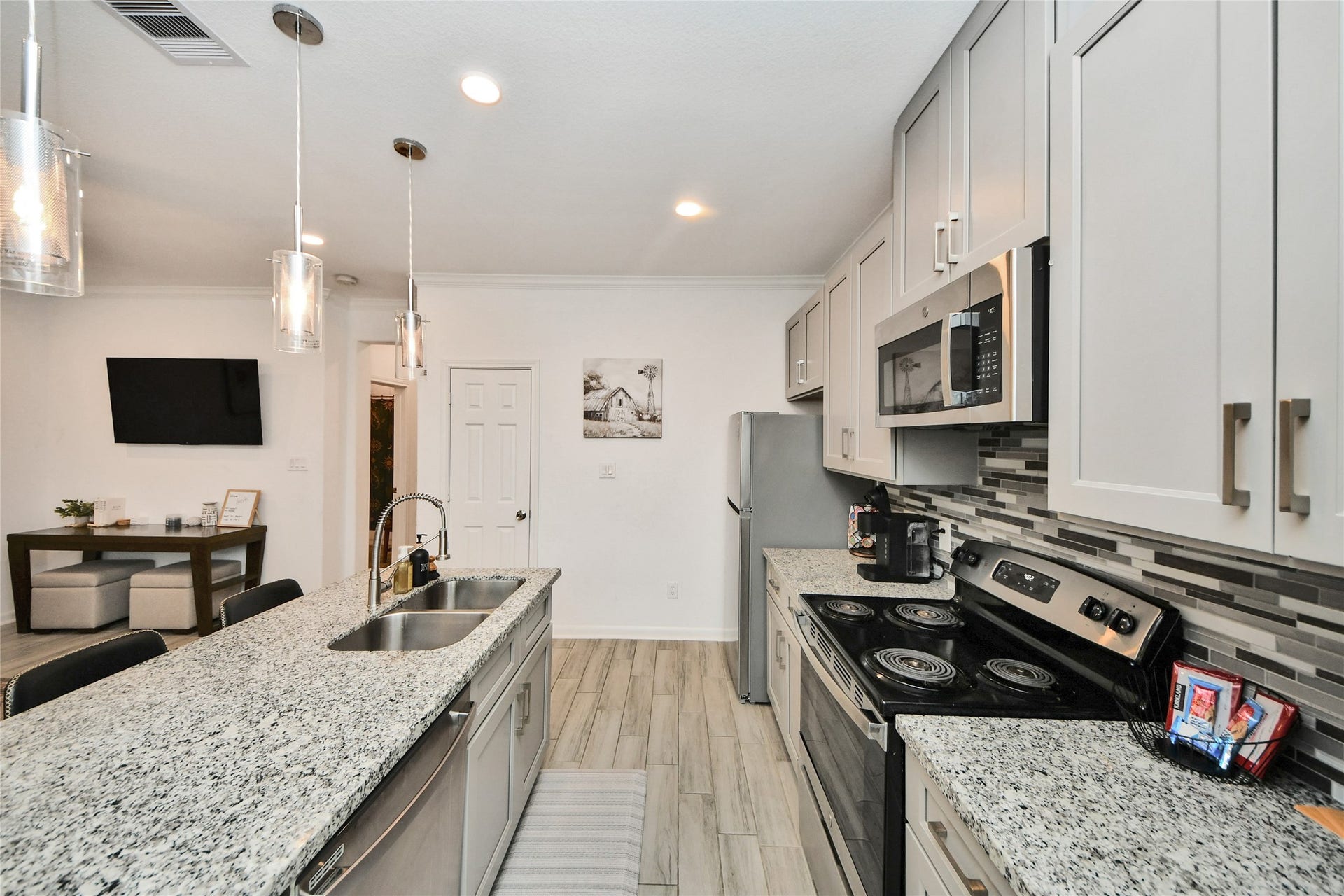 7980 Ethel Street, #A/B, Houston, TX 77028 7980 Ethel Street, #A/B, Houston, TX 77028