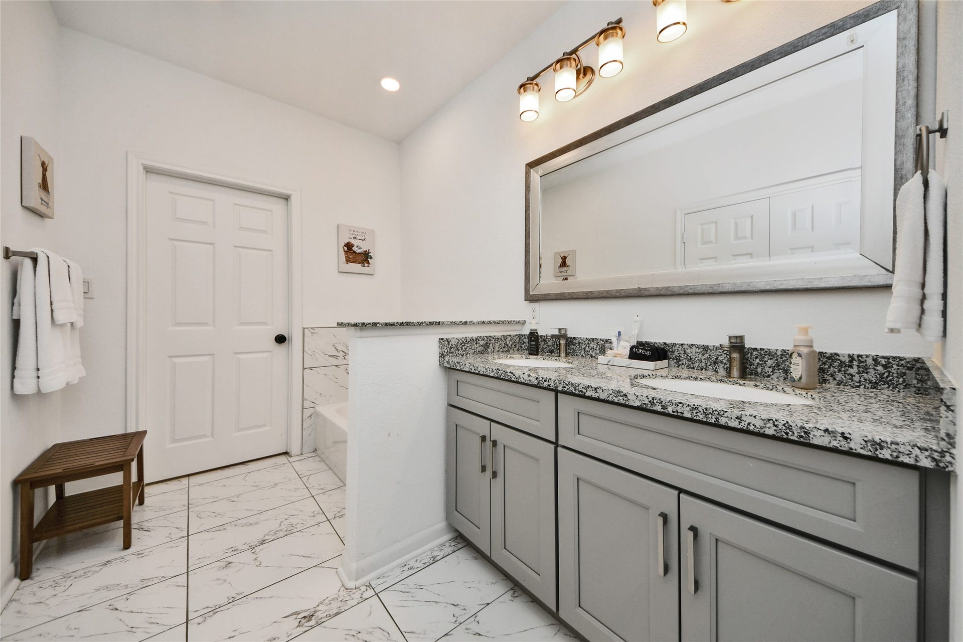 7980 Ethel Street, #A/B, Houston, TX 77028 7980 Ethel Street, #A/B, Houston, TX 77028