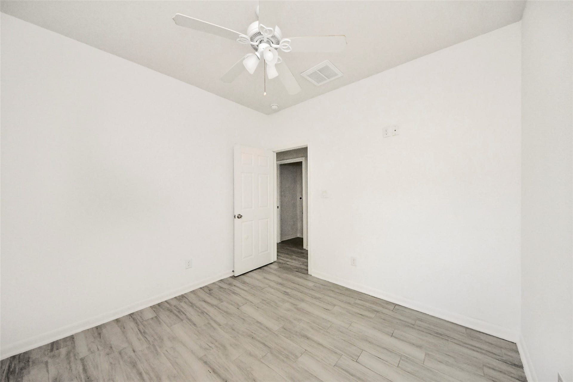 7980 Ethel Street, #A/B, Houston, TX 77028 7980 Ethel Street, #A/B, Houston, TX 77028