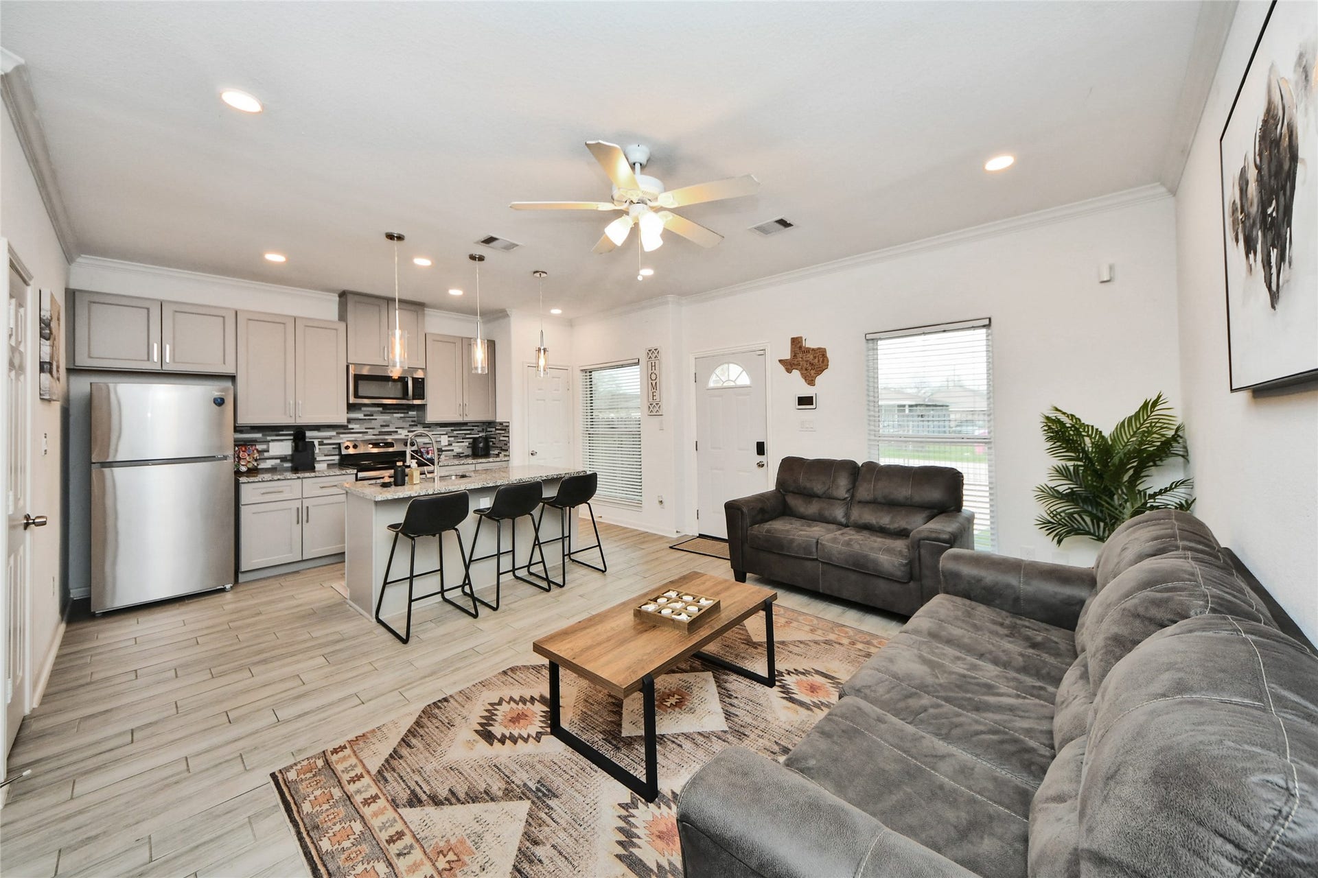 7980 Ethel Street, #A/B, Houston, TX 77028 7980 Ethel Street, #A/B, Houston, TX 77028
