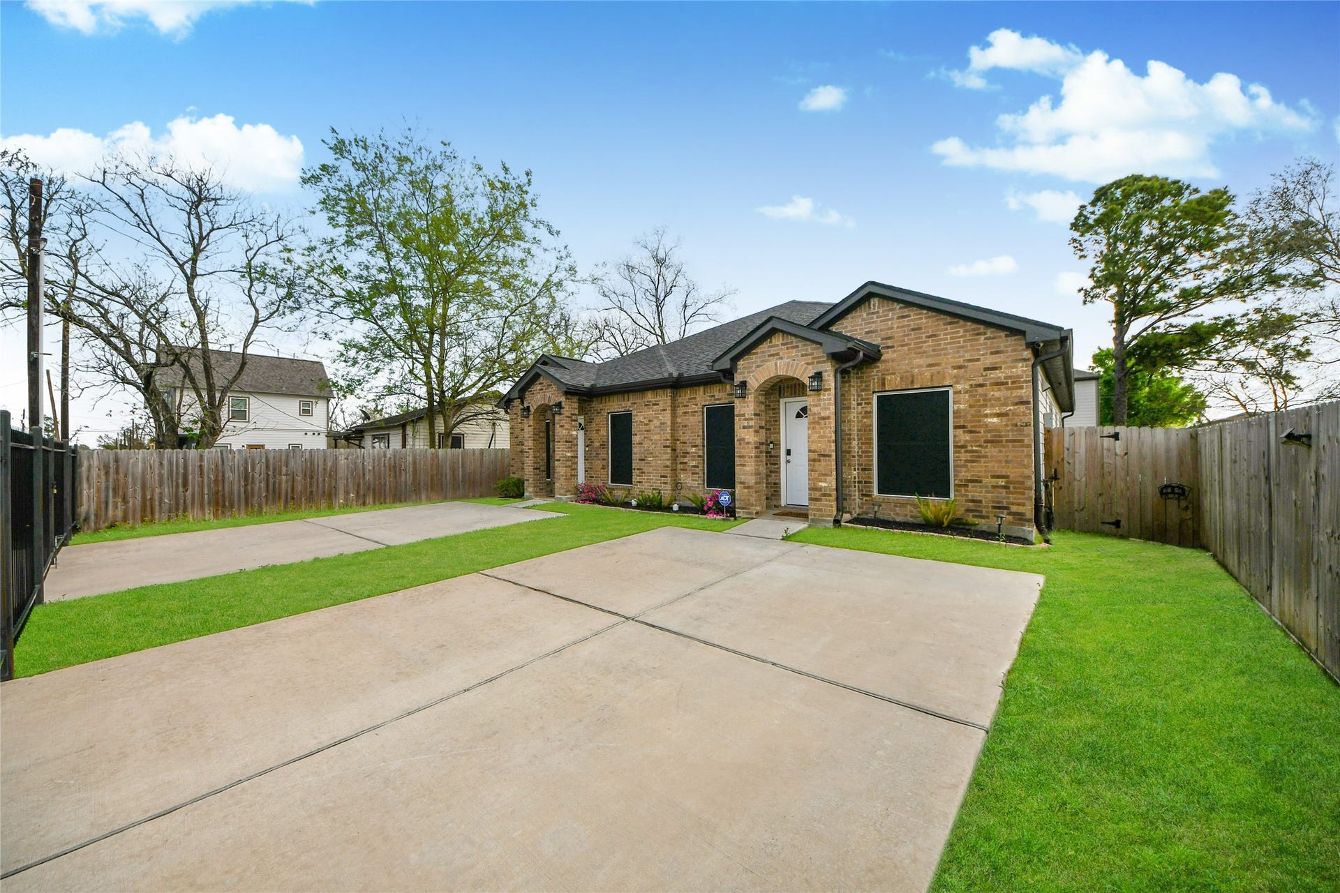 7980 Ethel Street, #A/B, Houston, TX 77028 7980 Ethel Street, #A/B, Houston, TX 77028