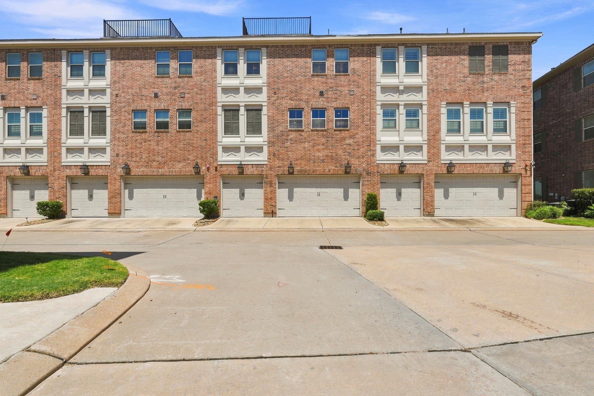183 Grace Point Drive, Sugar Land, TX 77498 Private gates lead to the 3 car garage!