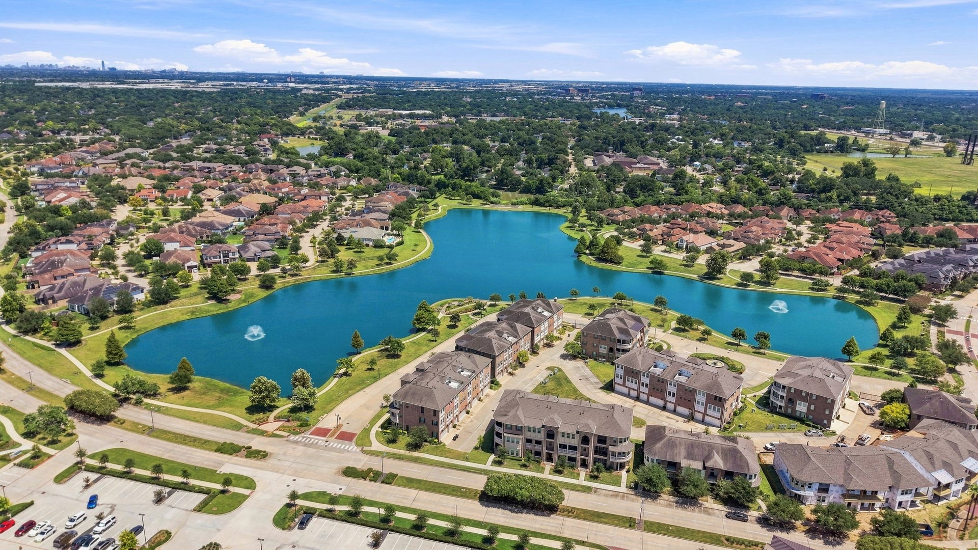 183 Grace Point Drive, Sugar Land, TX 77498 Such a tranquil neighborhood, location is great and right in the middle of all of the exciting things to do in Sugar land.
