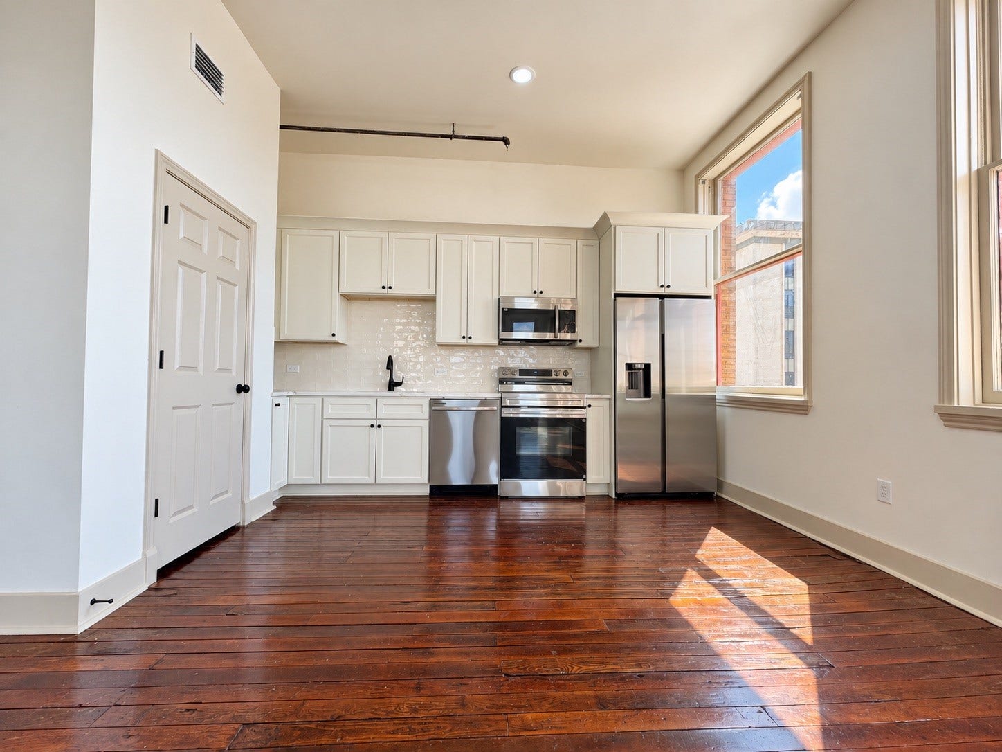 2221 Market Street, #401, Galveston, TX 77550 Kitchen