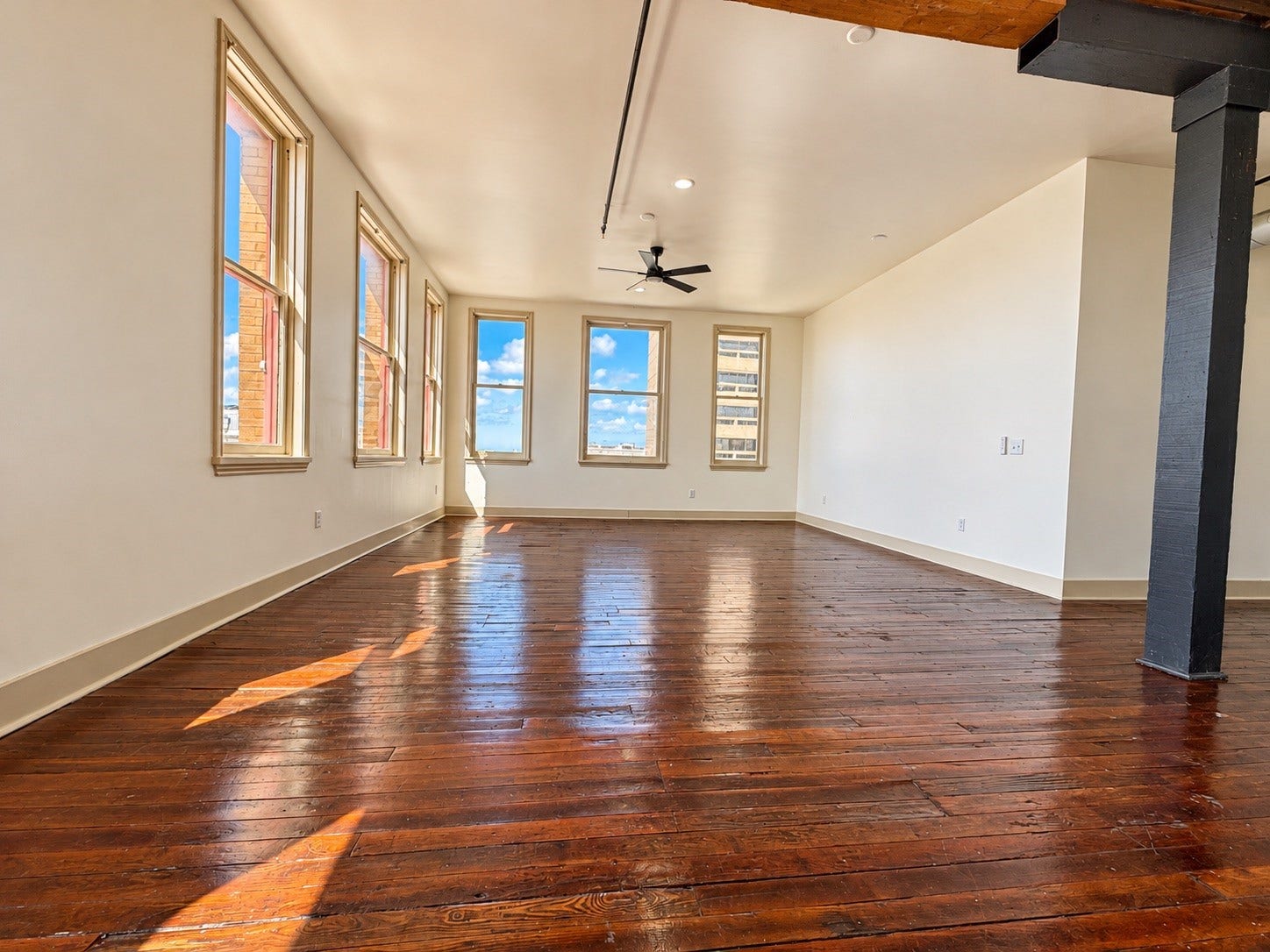 2221 Market Street, #401, Galveston, TX 77550 2221 Market Street, #401, Galveston, TX 77550
