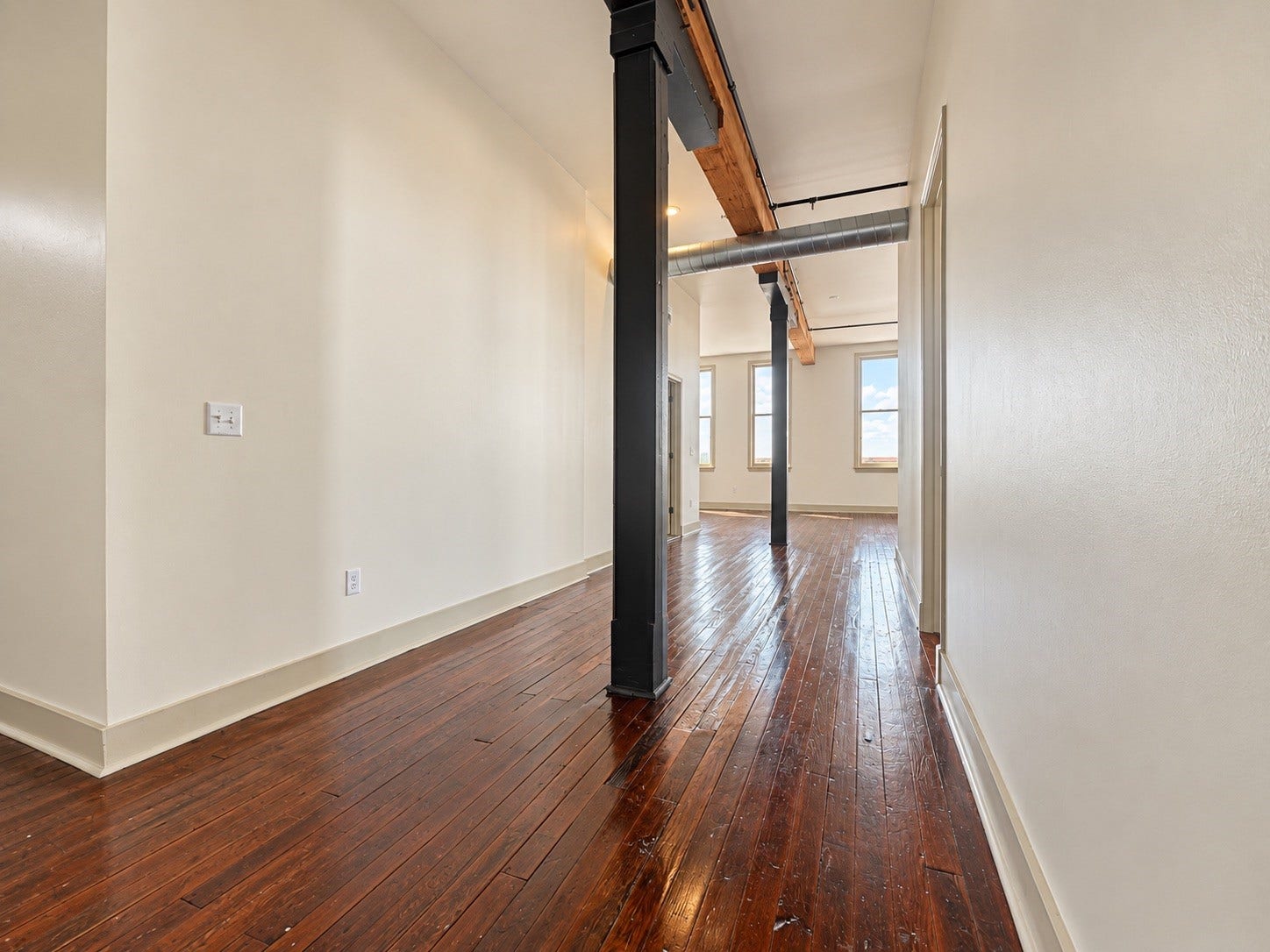 2221 Market Street, #401, Galveston, TX 77550 Hallyway