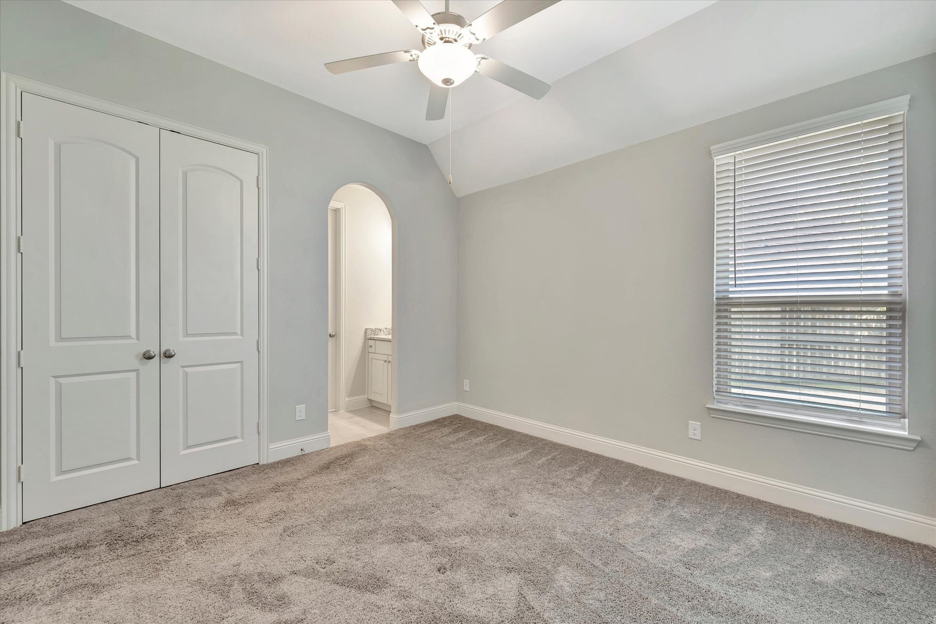 13603 Bellwick Valley Lane, Houston, TX 77059