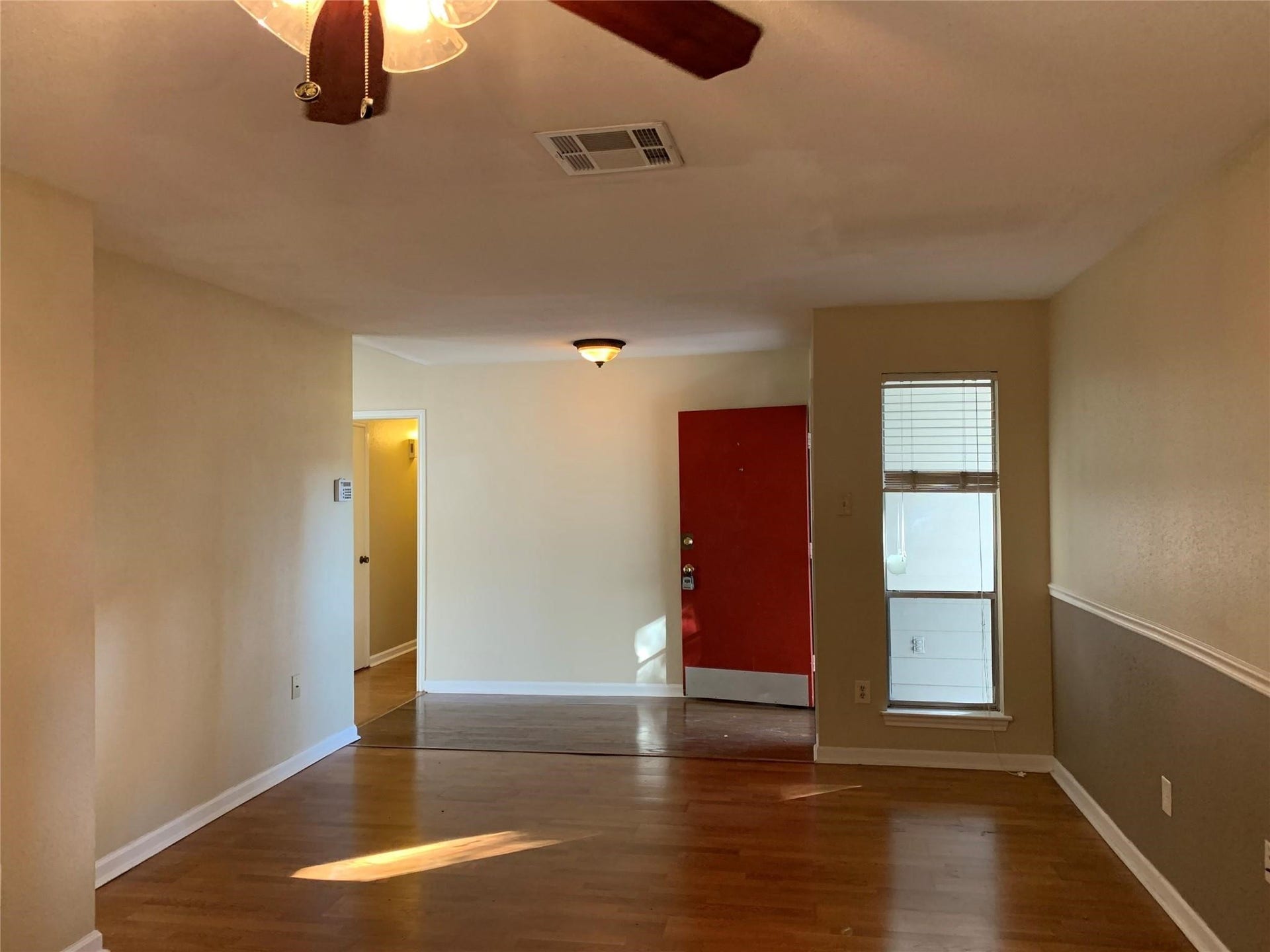 1126 Pinecroft Drive, Sugar Land, TX 77498 1126 Pinecroft Drive, Sugar Land, TX 77498