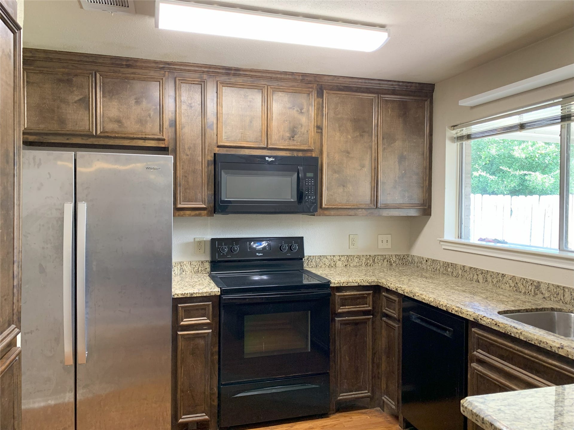 1126 Pinecroft Drive, Sugar Land, TX 77498 1126 Pinecroft Drive, Sugar Land, TX 77498
