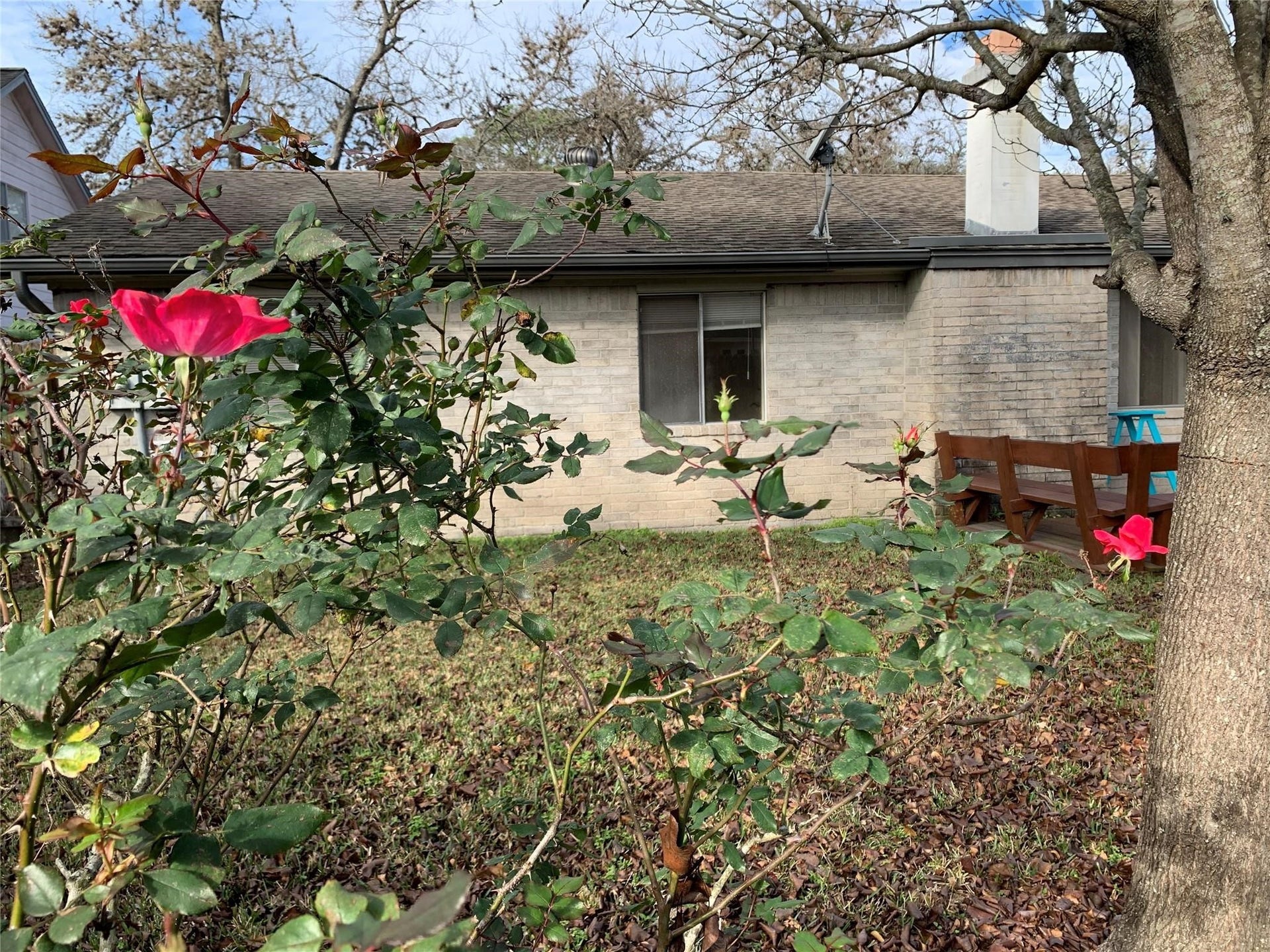 1126 Pinecroft Drive, Sugar Land, TX 77498 1126 Pinecroft Drive, Sugar Land, TX 77498