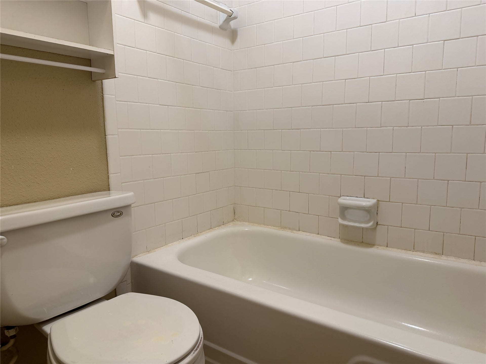 1126 Pinecroft Drive, Sugar Land, TX 77498 1126 Pinecroft Drive, Sugar Land, TX 77498