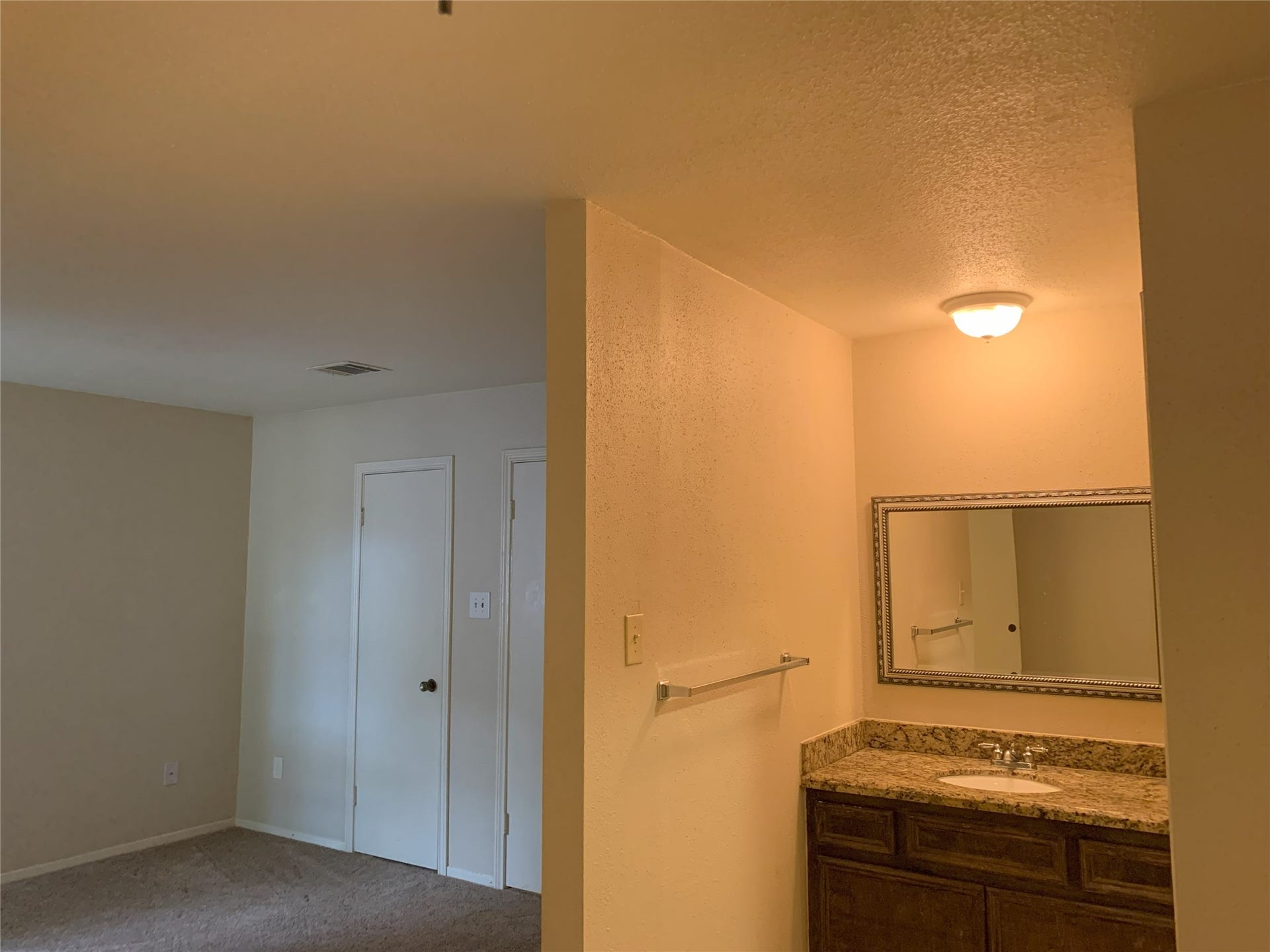 1126 Pinecroft Drive, Sugar Land, TX 77498 1126 Pinecroft Drive, Sugar Land, TX 77498