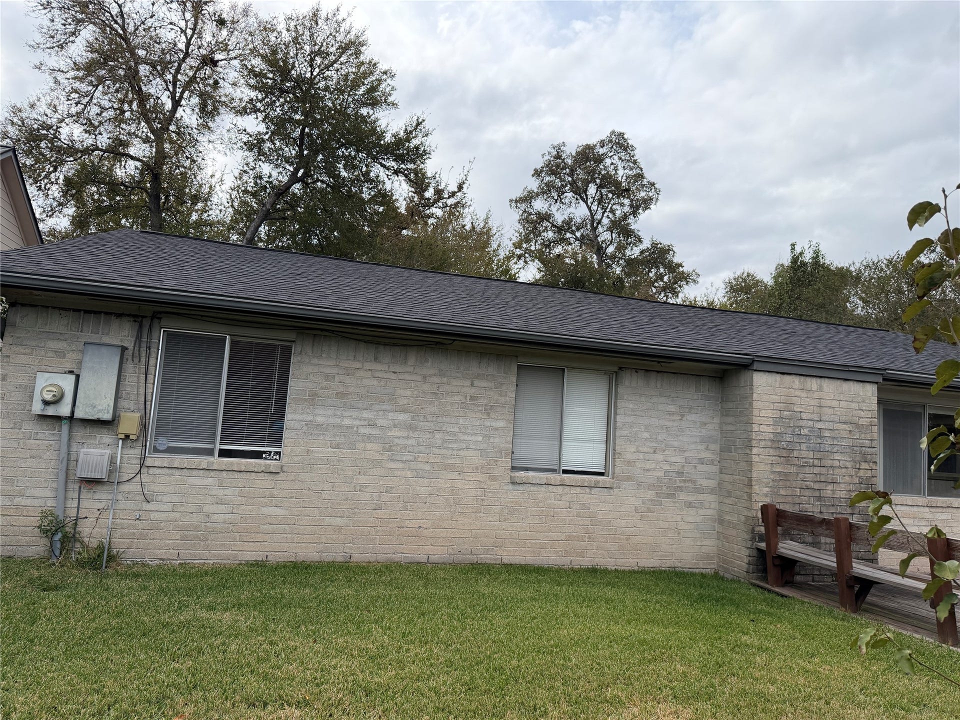 1126 Pinecroft Drive, Sugar Land, TX 77498 1126 Pinecroft Drive, Sugar Land, TX 77498