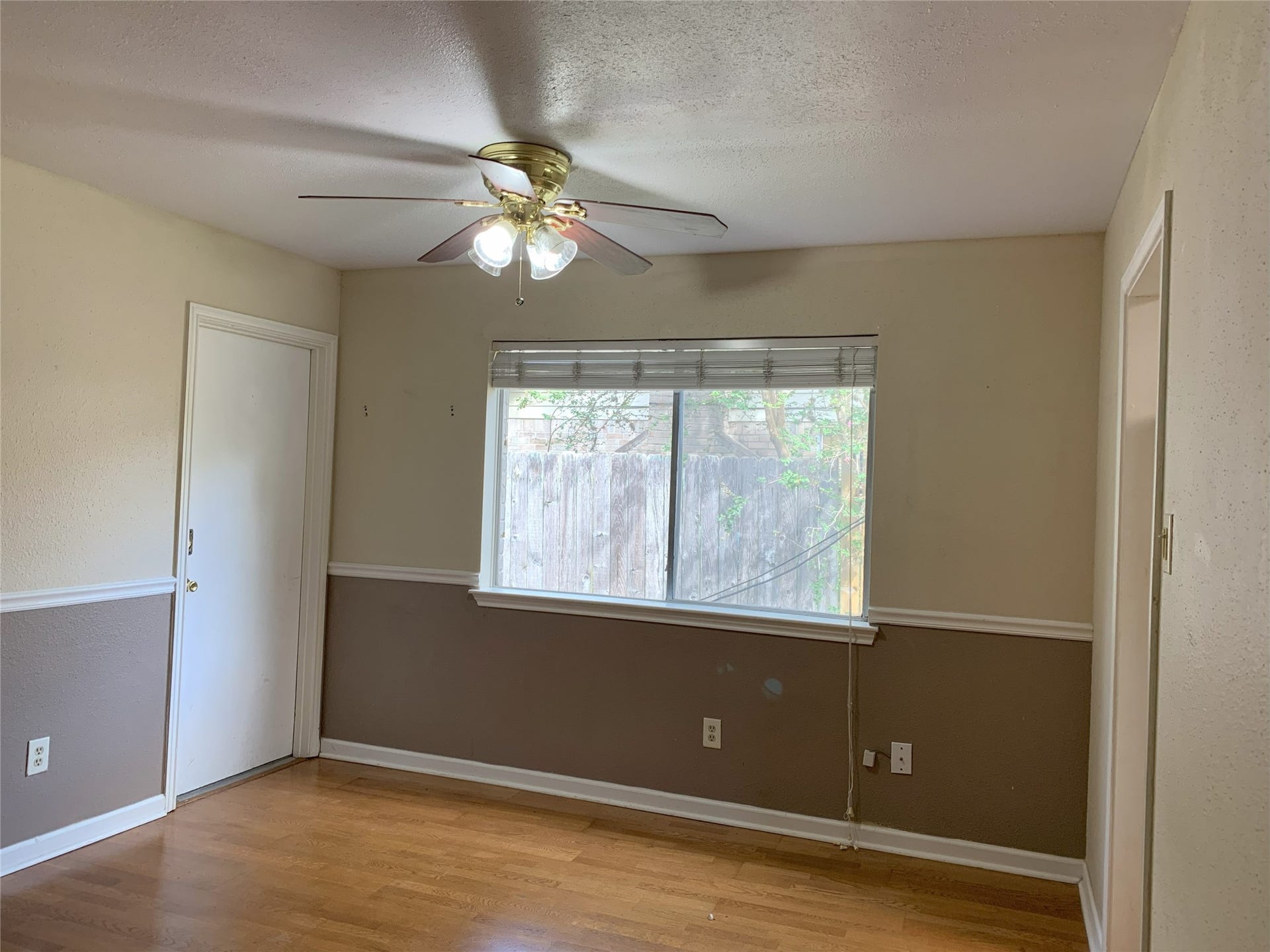 1126 Pinecroft Drive, Sugar Land, TX 77498 1126 Pinecroft Drive, Sugar Land, TX 77498