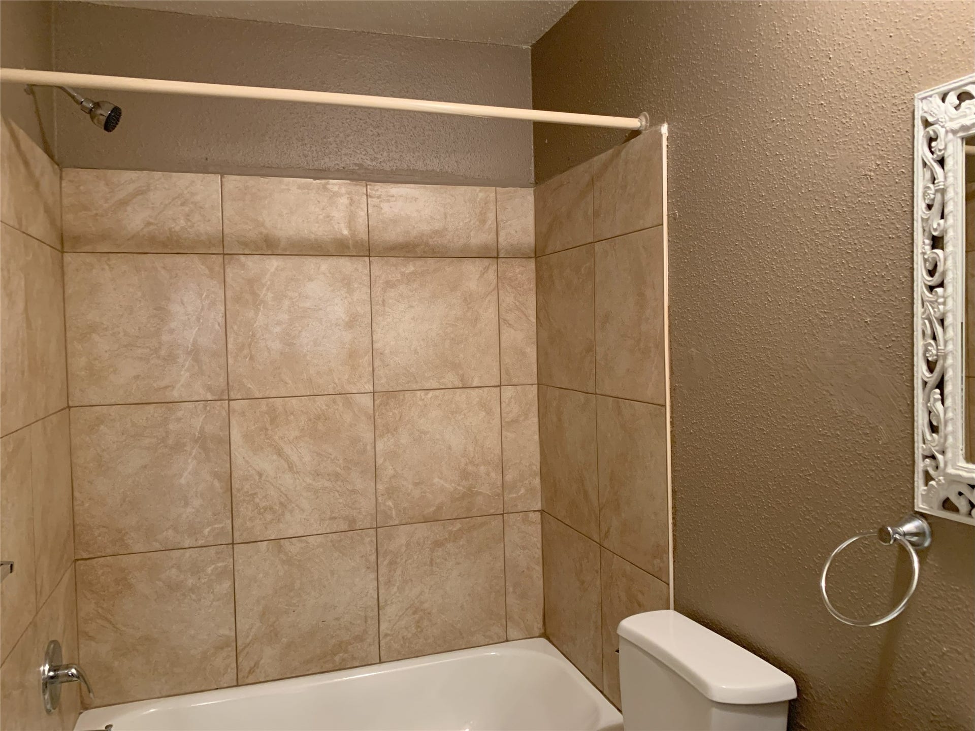 1126 Pinecroft Drive, Sugar Land, TX 77498 1126 Pinecroft Drive, Sugar Land, TX 77498