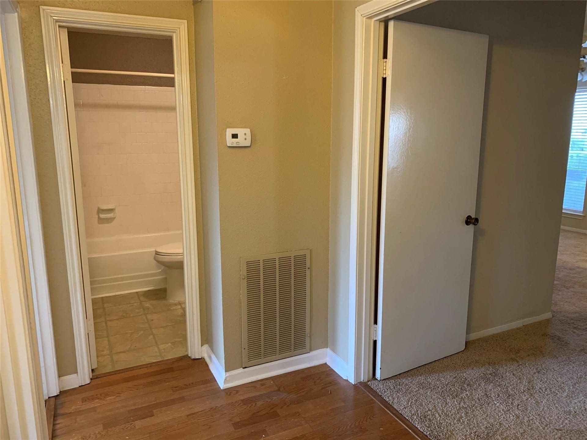 1126 Pinecroft Drive, Sugar Land, TX 77498 1126 Pinecroft Drive, Sugar Land, TX 77498