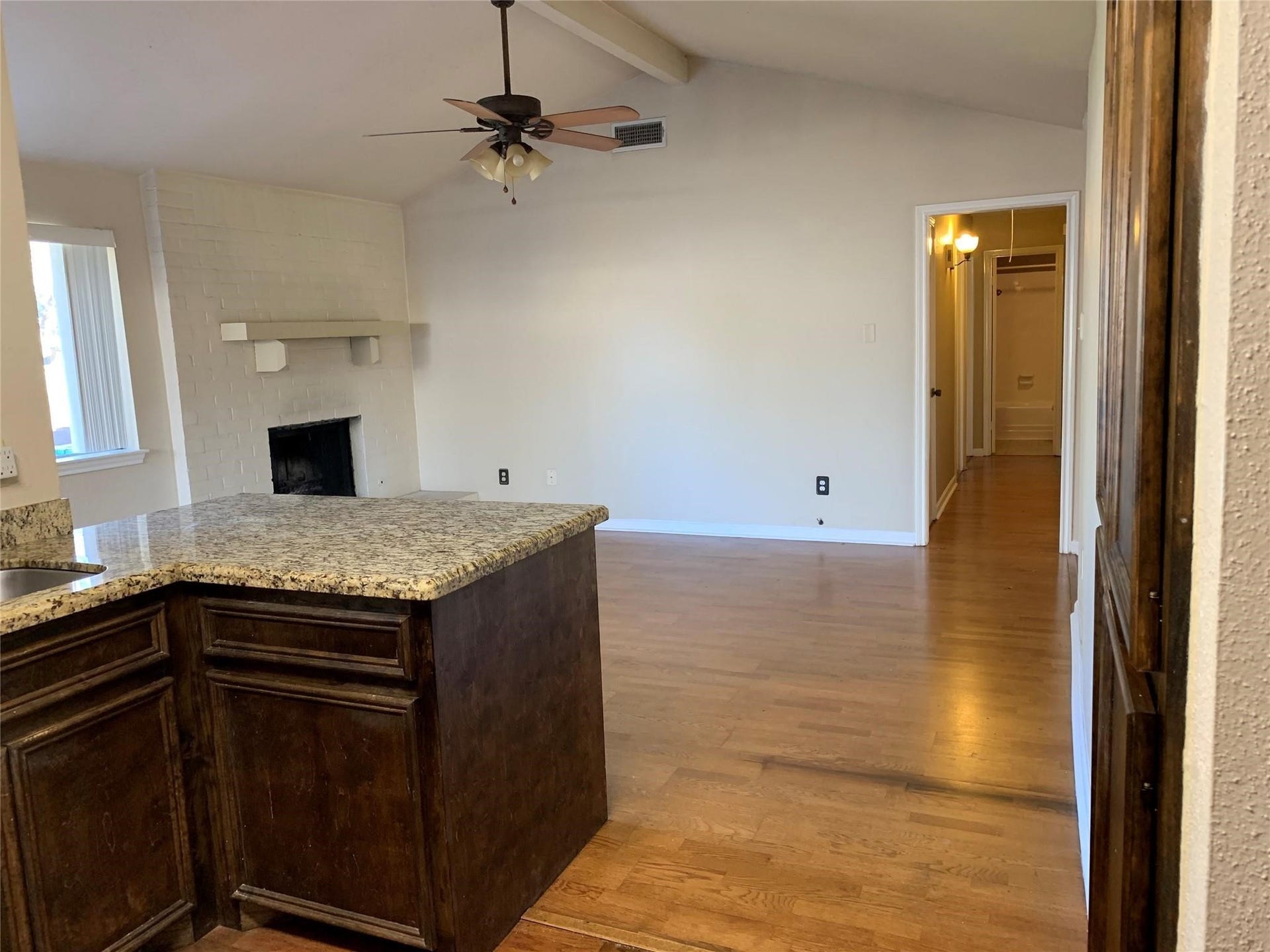 1126 Pinecroft Drive, Sugar Land, TX 77498 1126 Pinecroft Drive, Sugar Land, TX 77498