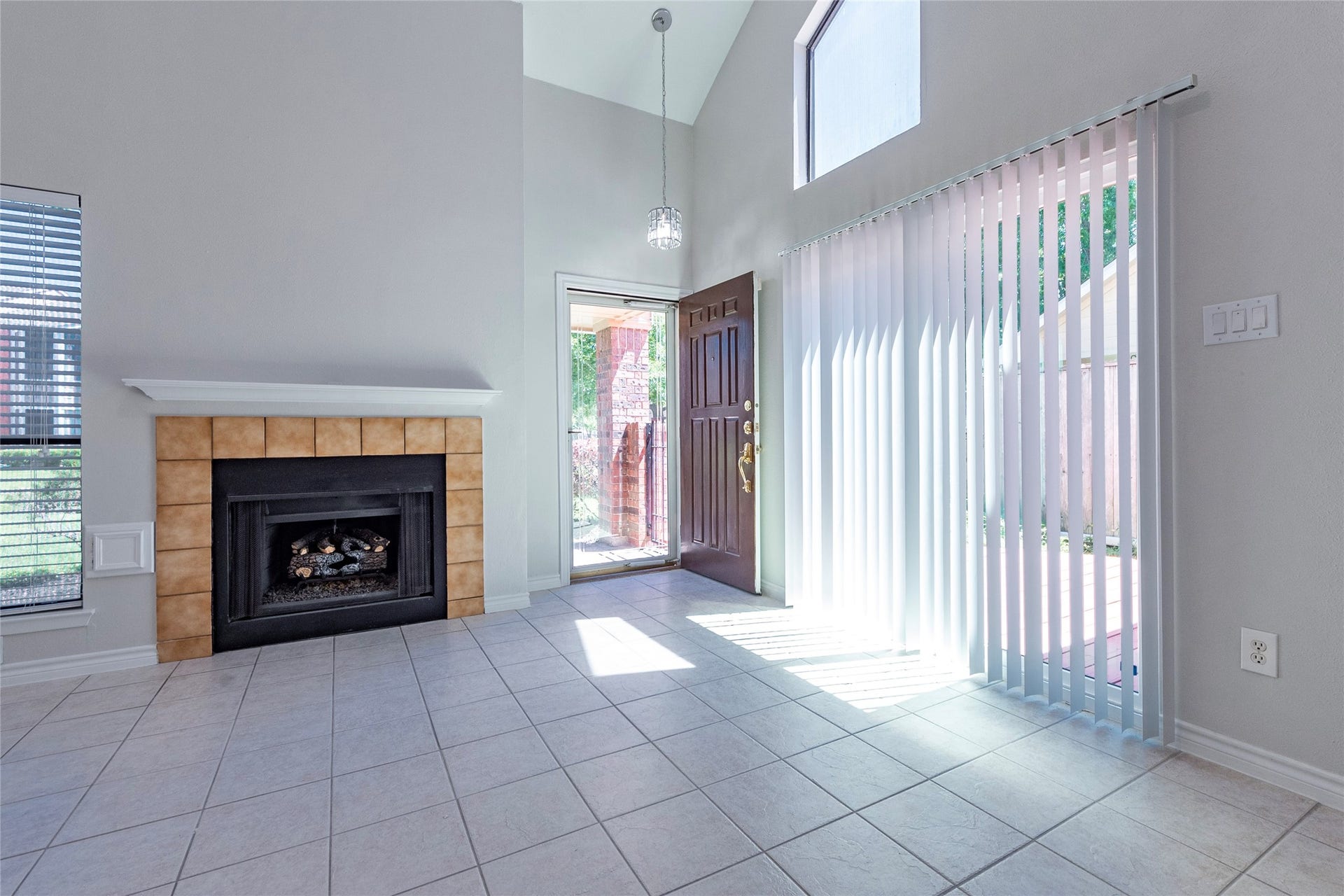 1436 Gemini Street, Houston, TX 77058 1436 Gemini Street, Houston, TX 77058