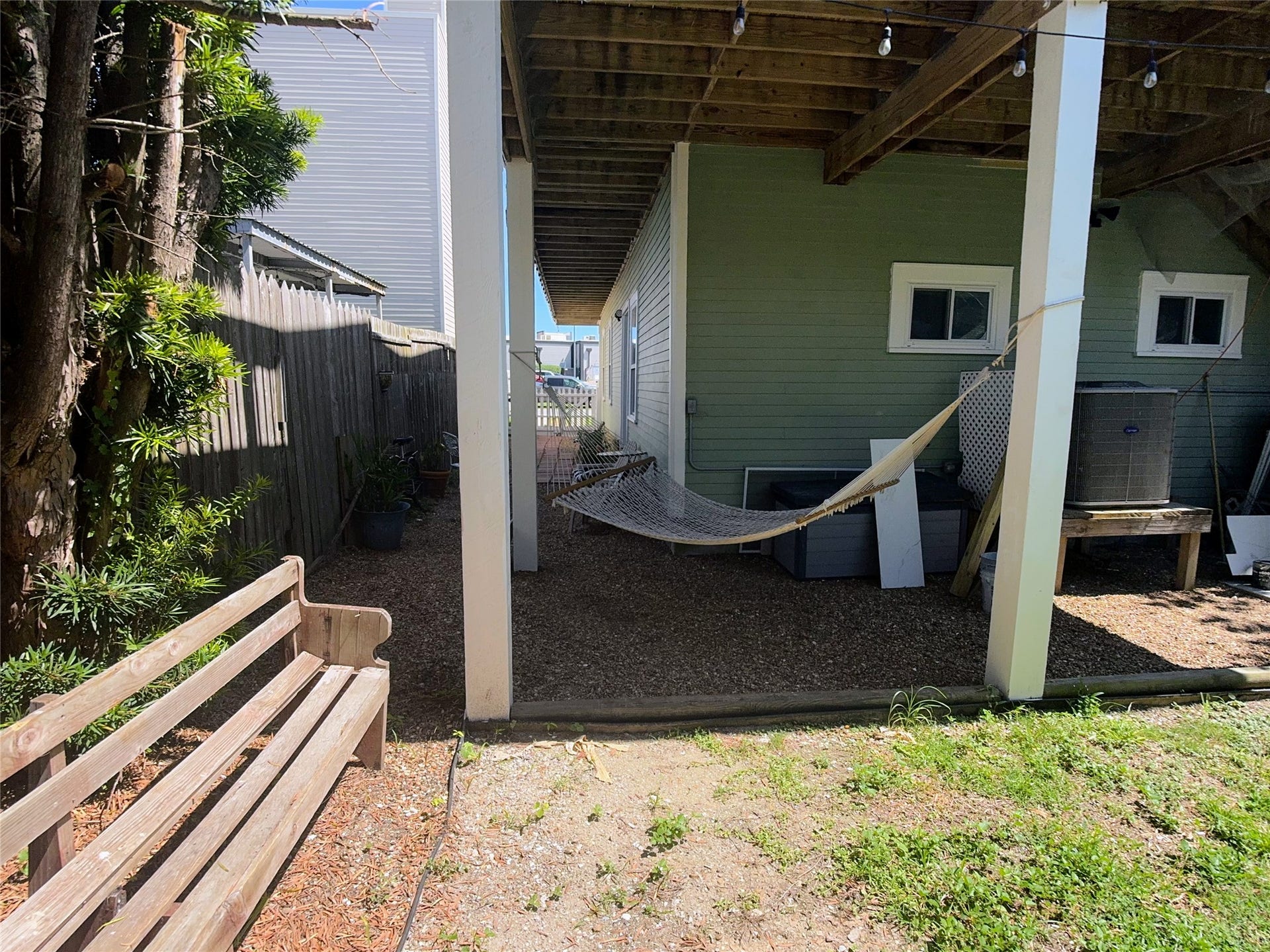 3510 Avenue S 1/2, #B, Galveston, TX 77550 Hammock anyone?!