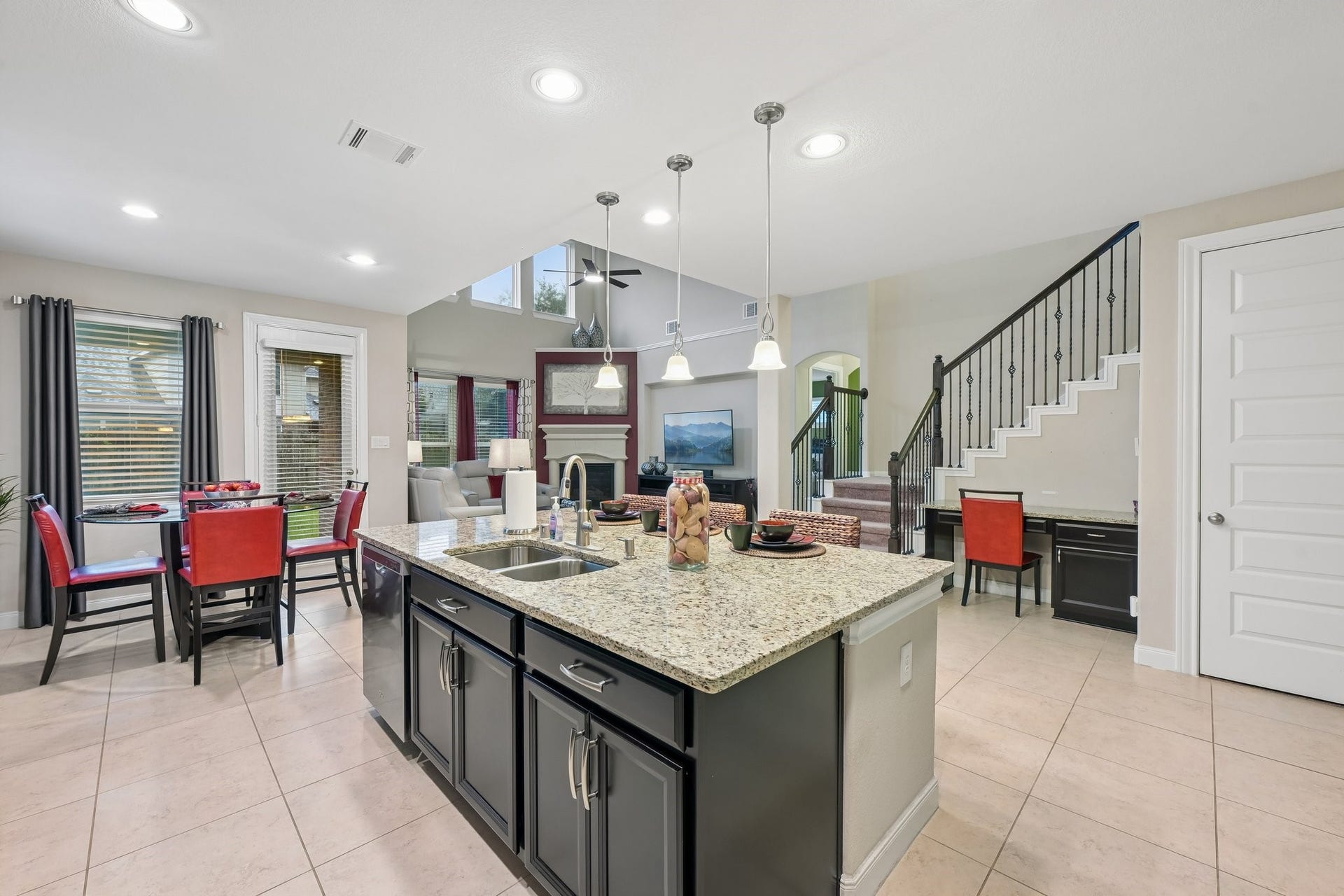 17105 Stillhouse Lake Court, Houston, TX 77044 Never miss a moment of the action with this open floorplan