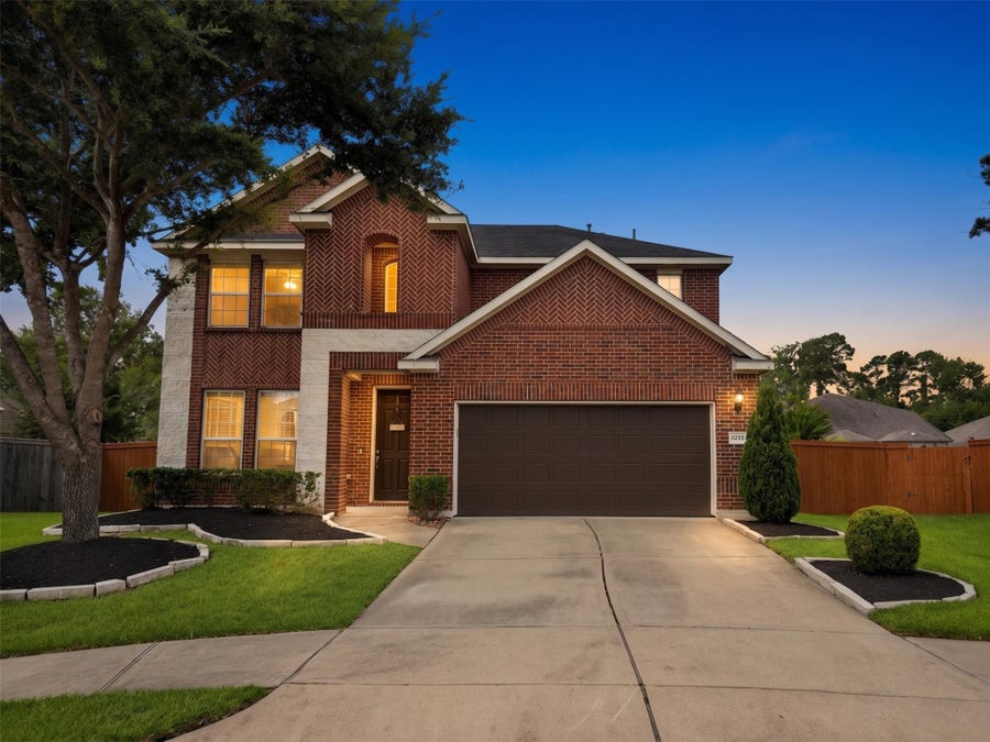 Property photo for 17105 Stillhouse Lake Court, Houston, TX