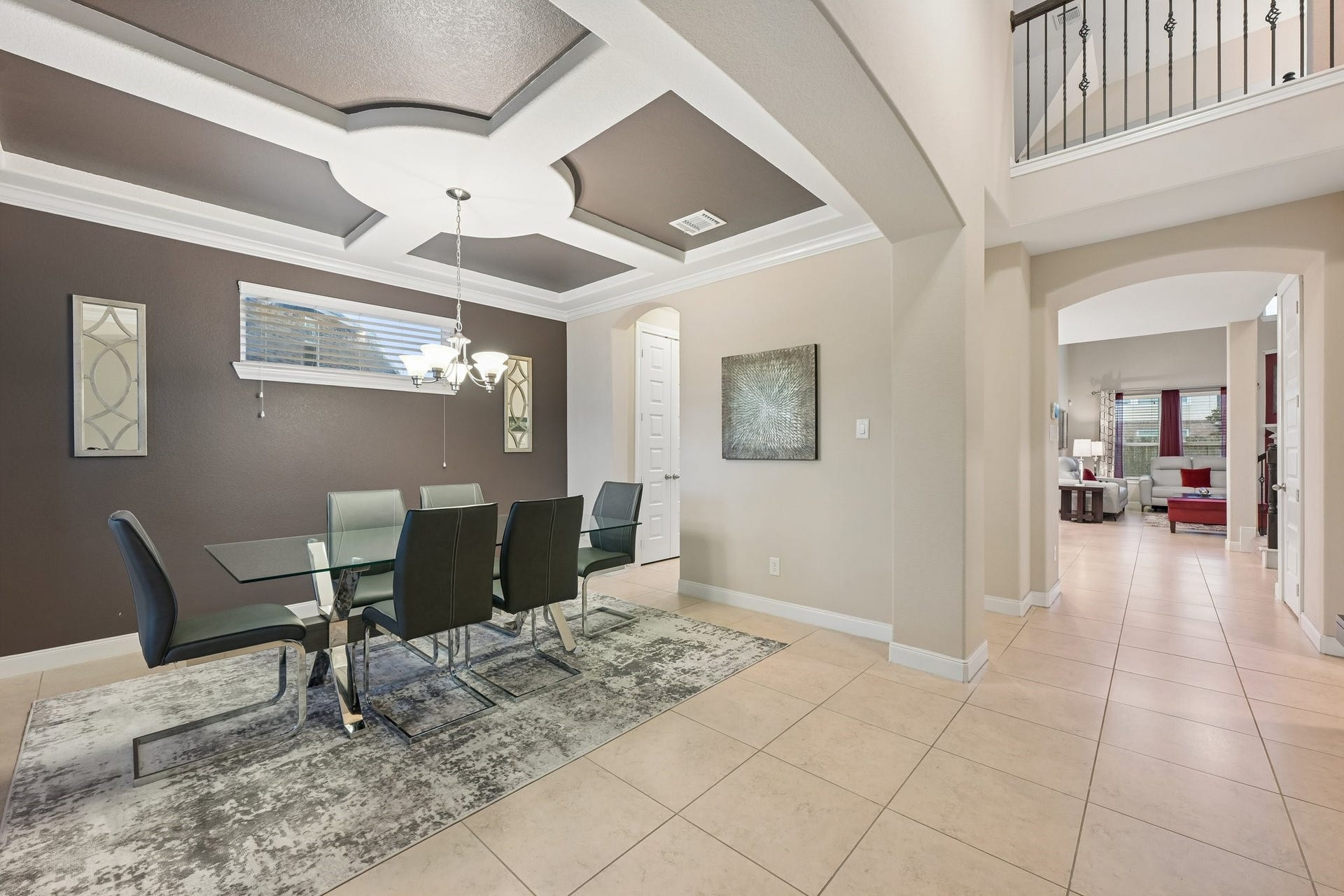 17105 Stillhouse Lake Court, Houston, TX 77044 Imagine your holiday dinners here!
