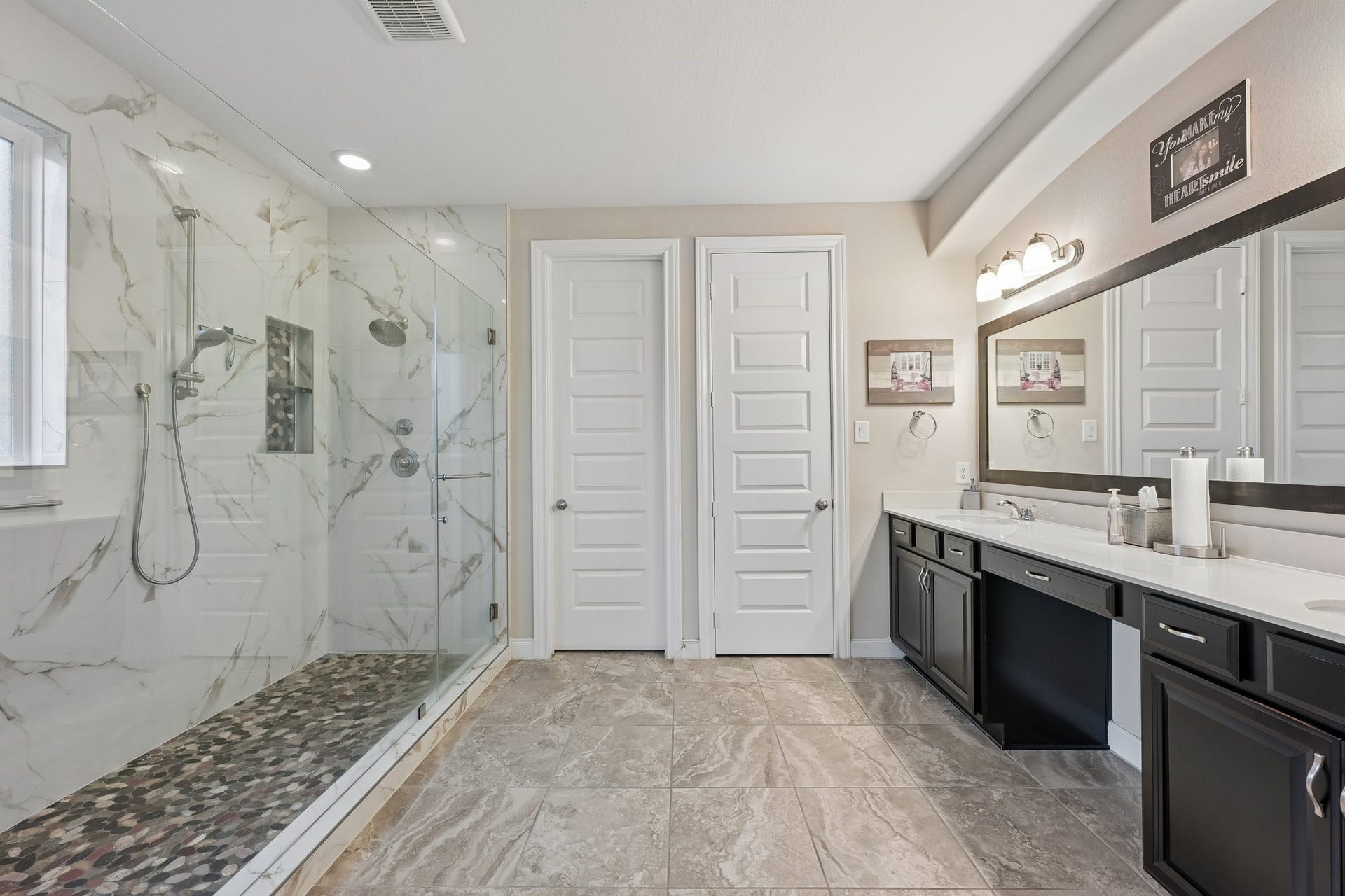 17105 Stillhouse Lake Court, Houston, TX 77044 Recently updated primary bath