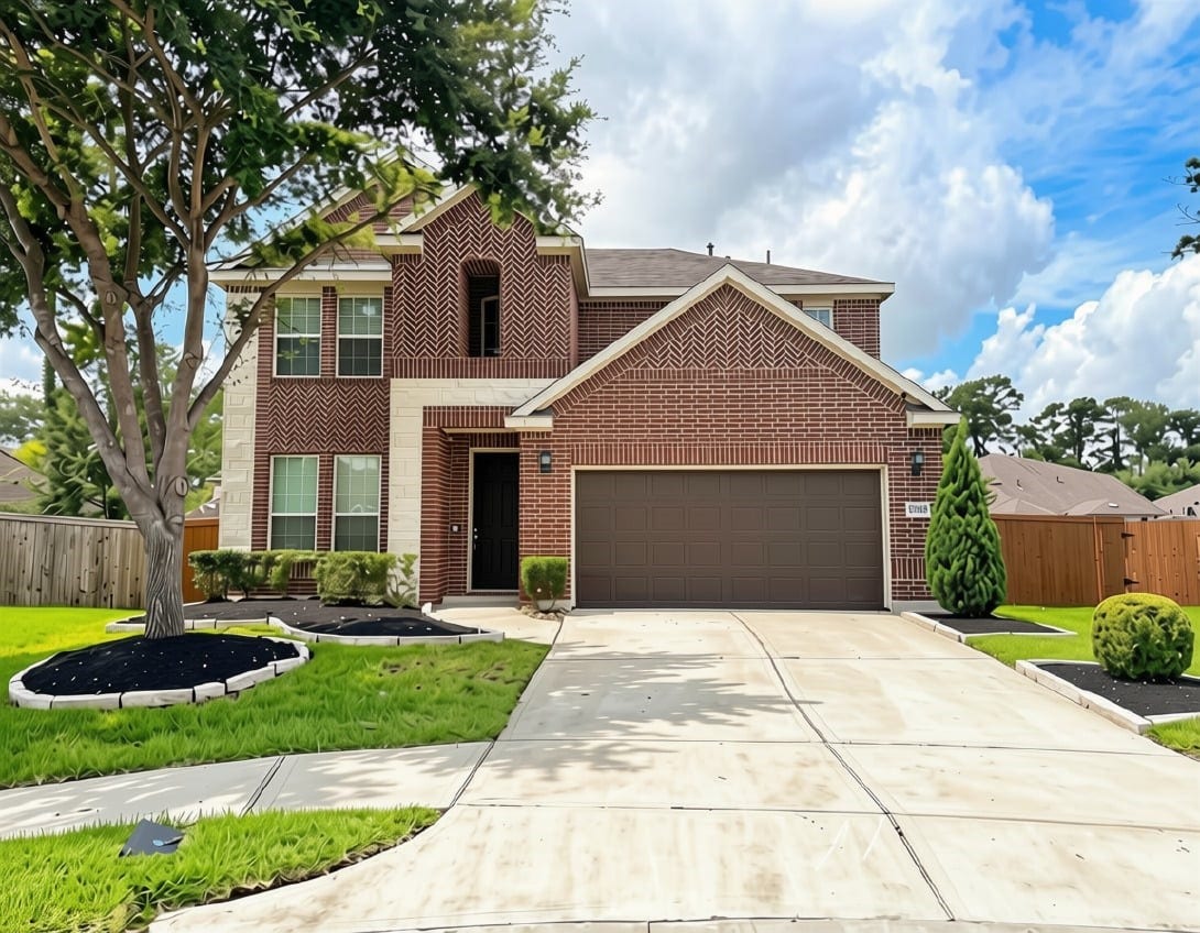17105 Stillhouse Lake Court, Houston, TX 77044 Imagine yourself pulling into this driveway after a long day's work.
