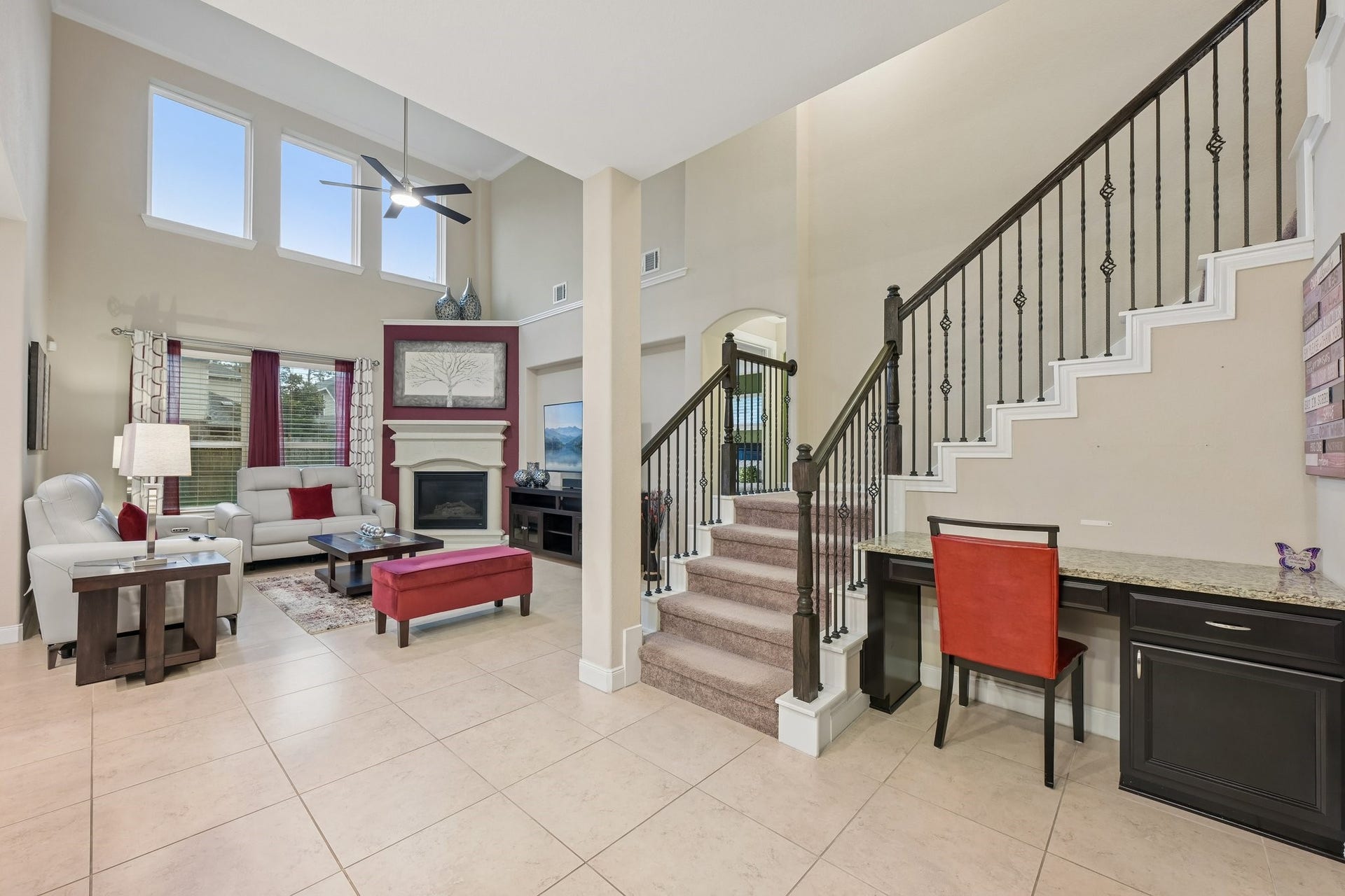 17105 Stillhouse Lake Court, Houston, TX 77044 Family Room