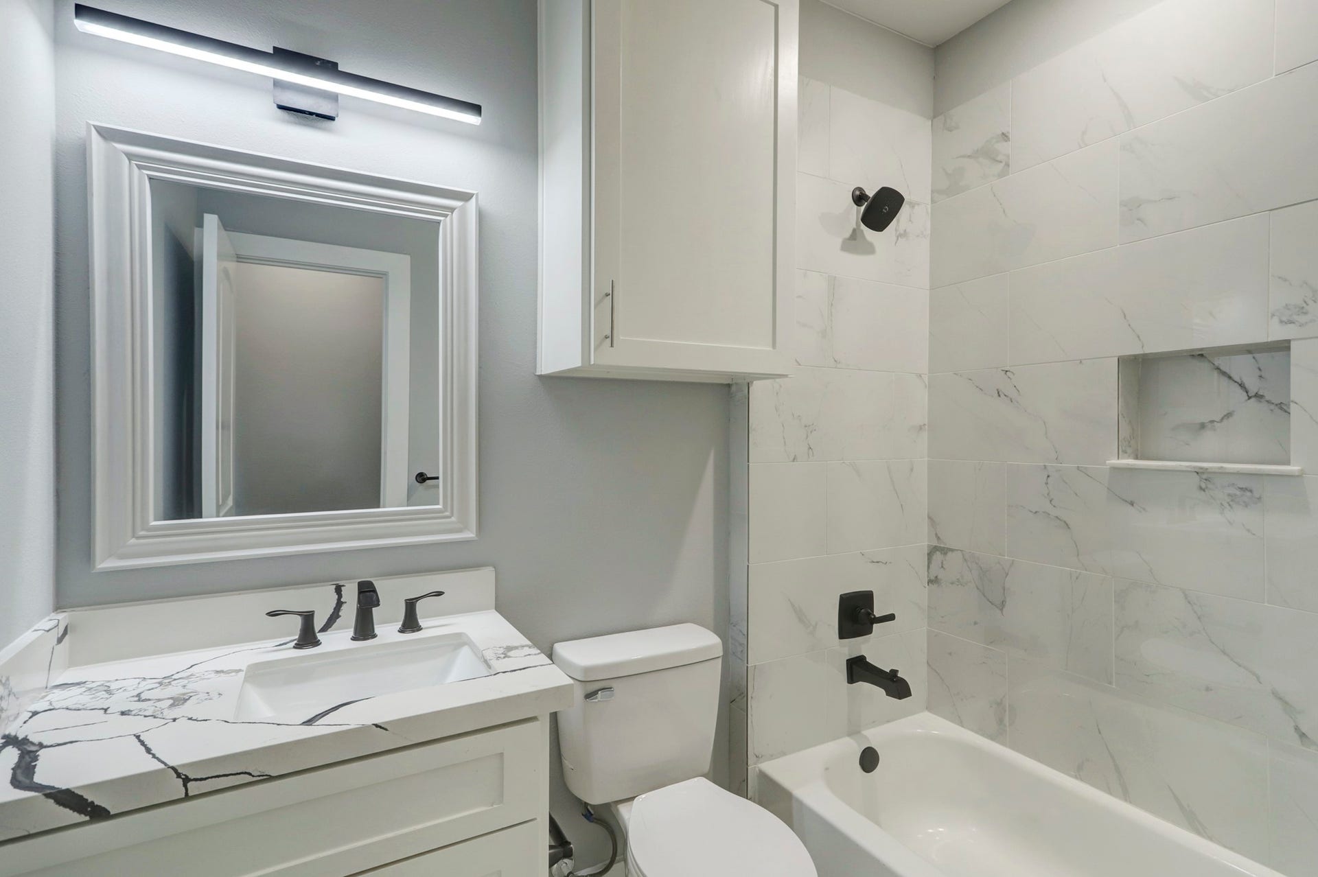 9306 E E Avenue L, #1, Houston, TX 77012 9306 E E Avenue L, #1, Houston, TX 77012