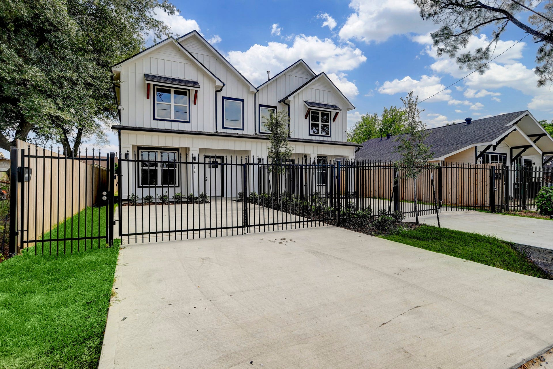 9306 E E Avenue L, #1, Houston, TX 77012 9306 E E Avenue L, #1, Houston, TX 77012