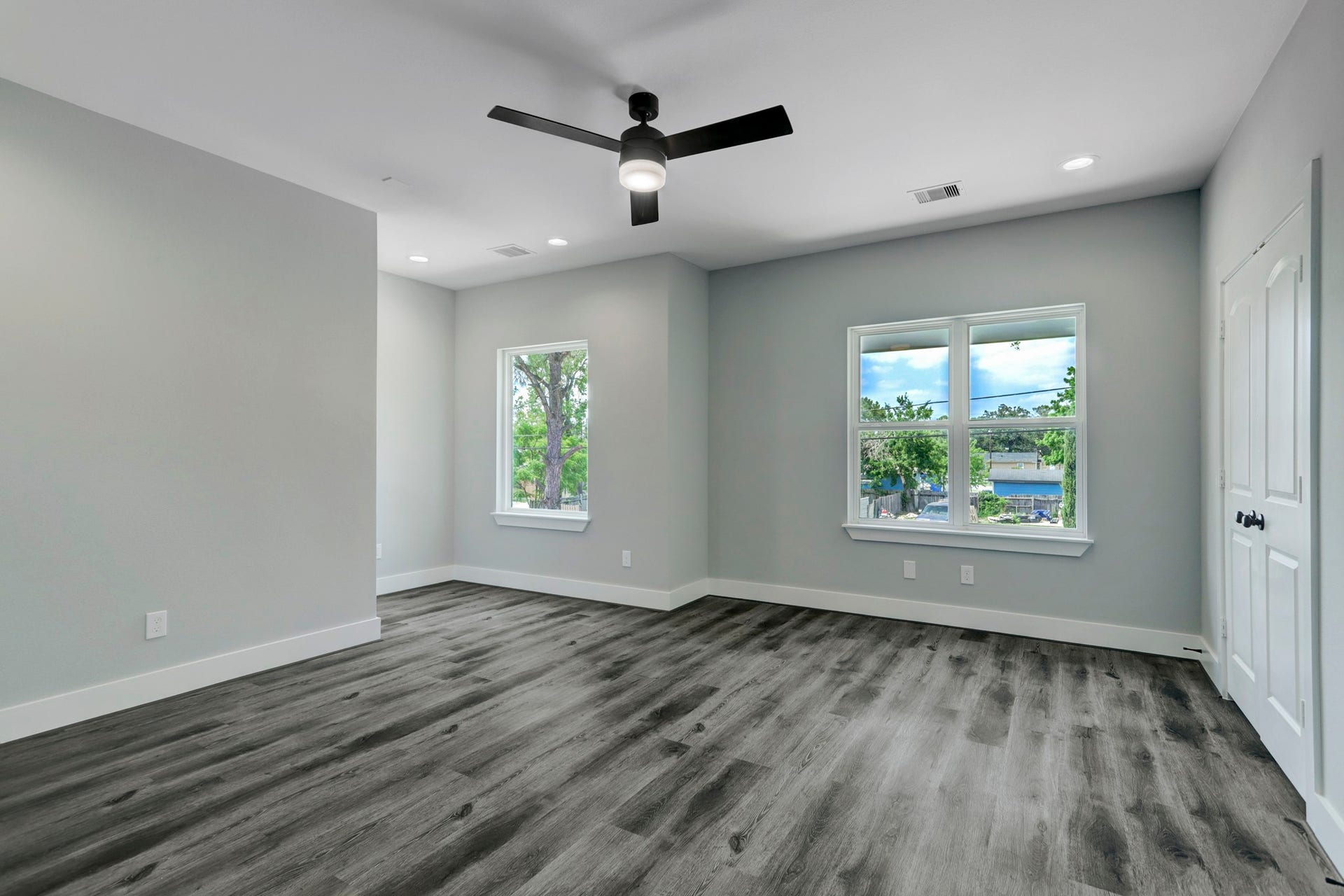 9306 E E Avenue L, #1, Houston, TX 77012 9306 E E Avenue L, #1, Houston, TX 77012