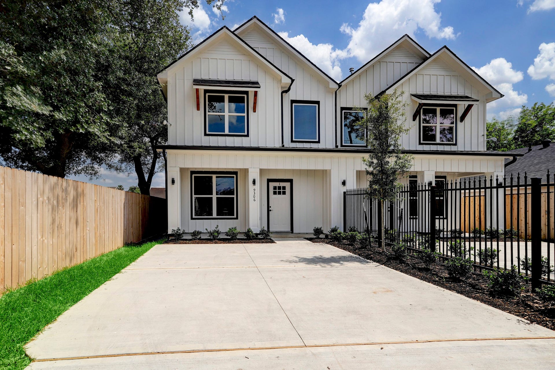 9306 E E Avenue L, #1, Houston, TX 77012 9306 E E Avenue L, #1, Houston, TX 77012