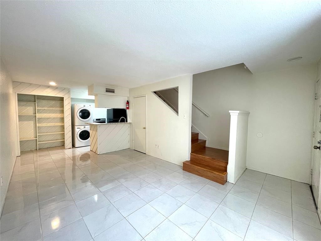 2100 Wilcrest Drive, #123, Houston, TX 77042 2100 Wilcrest Drive, #123, Houston, TX 77042
