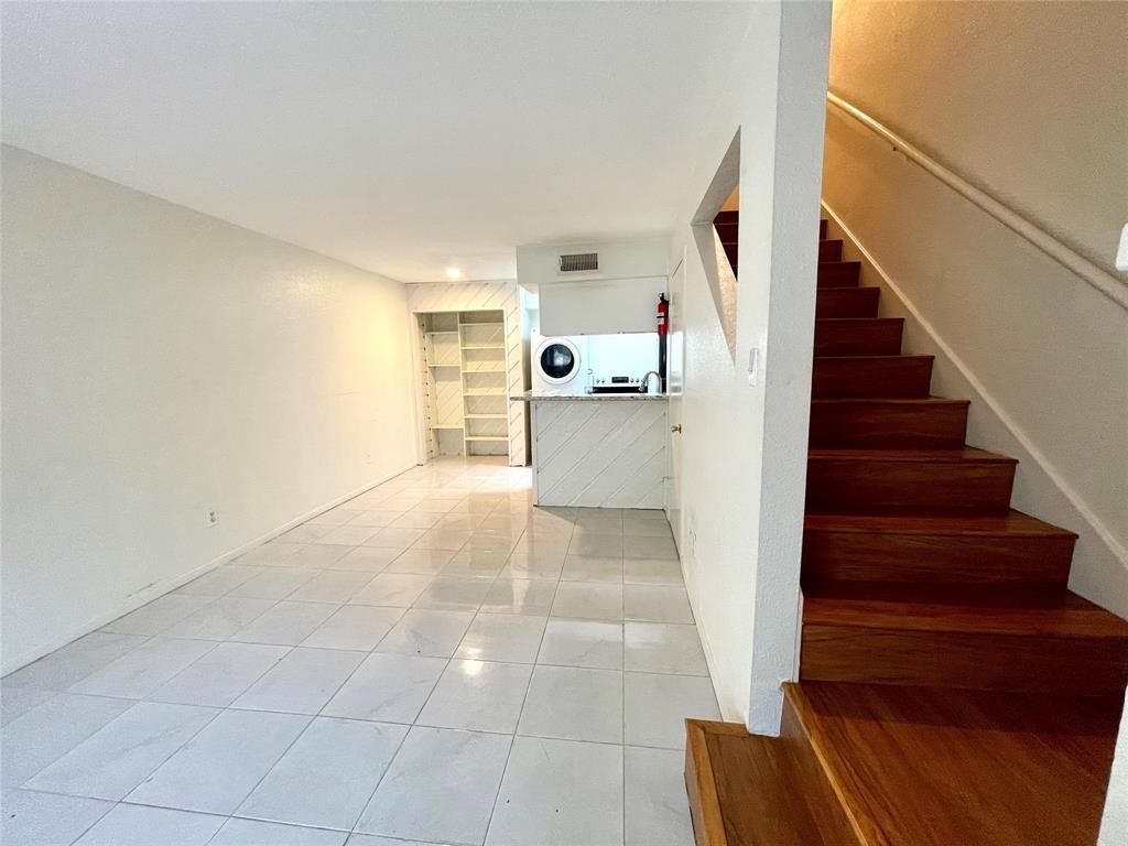 2100 Wilcrest Drive, #123, Houston, TX 77042 2100 Wilcrest Drive, #123, Houston, TX 77042