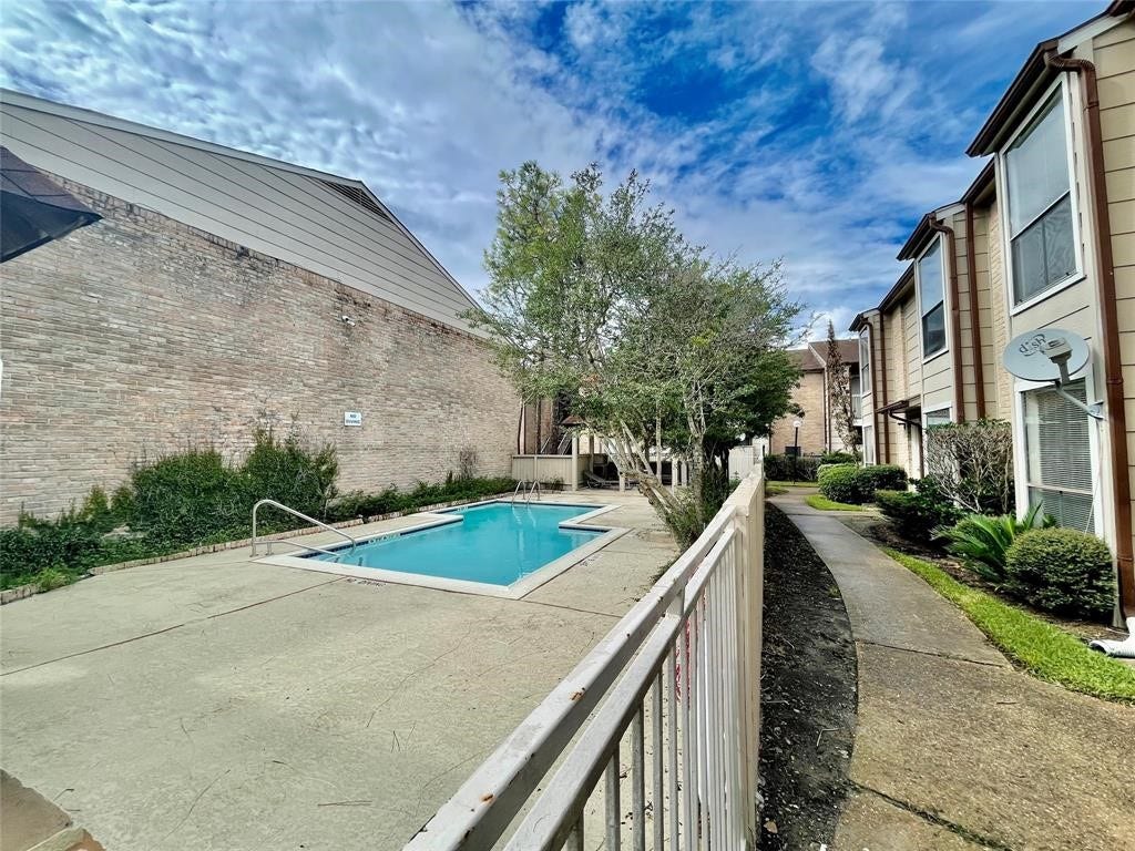 2100 Wilcrest Drive, #123, Houston, TX 77042 2100 Wilcrest Drive, #123, Houston, TX 77042