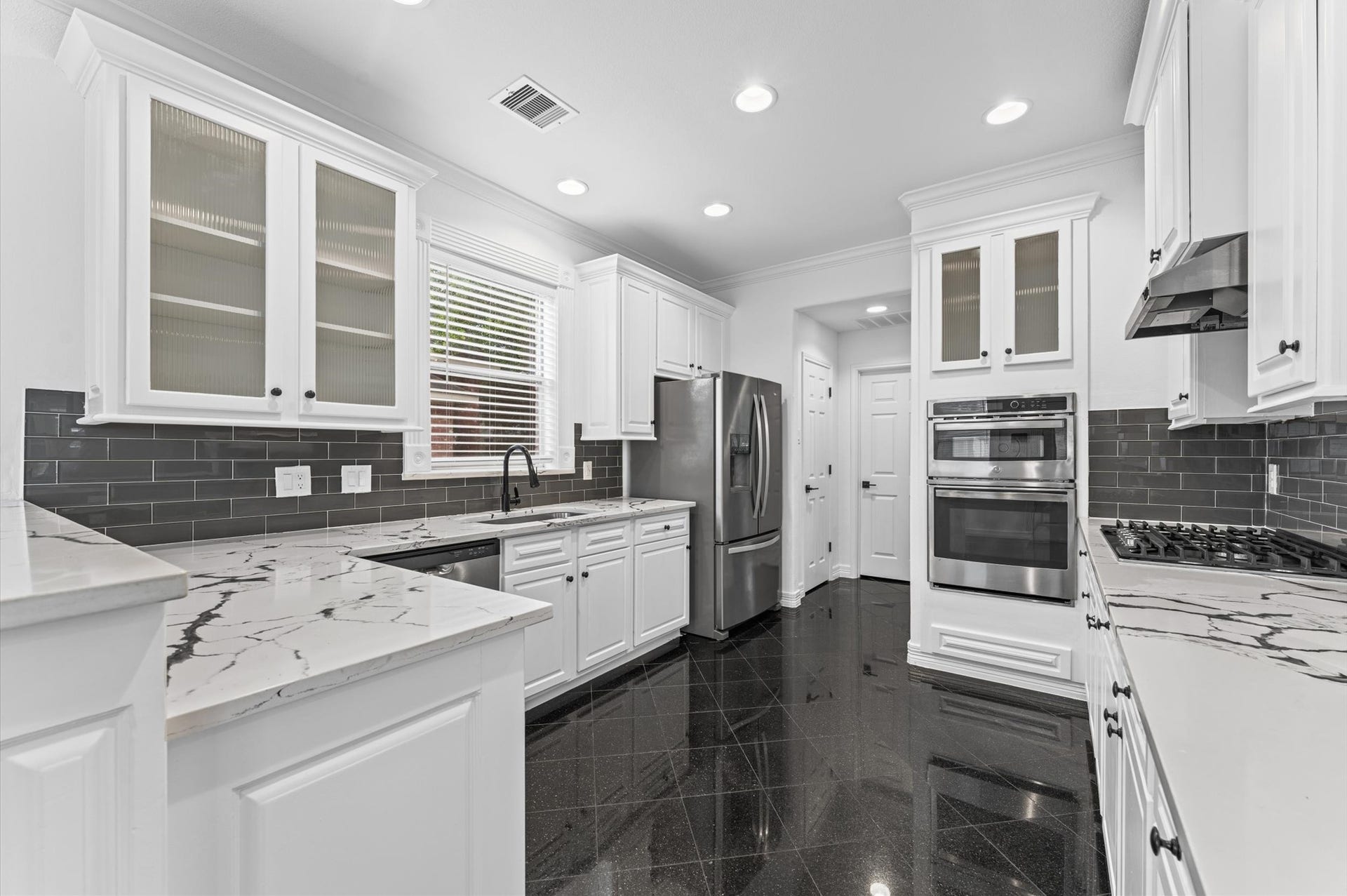 10201 Forest Spring Lane, Pearland, TX 77584 10201 Forest Spring Lane, Pearland, TX 77584