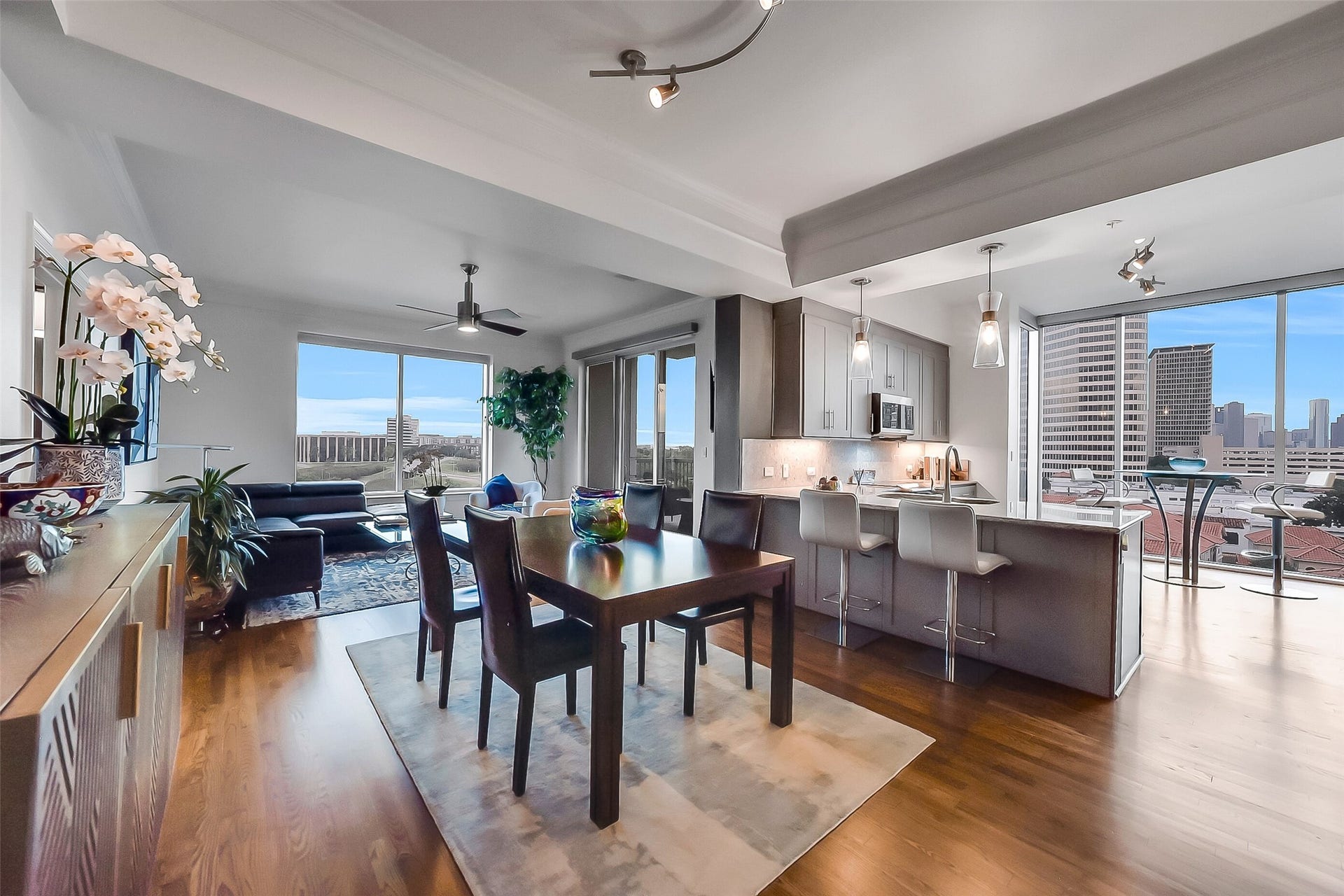 3333 Allen Parkway, #710, Houston, TX 77019 A much sought-after corner unit, facing north and east, the unit is filled with an abundance of natural light. The open living concept creates a lofty welcoming ambiance. UV blocking window treatments throughout the whole unit, motorized for your convenience in the living room and kitchen.