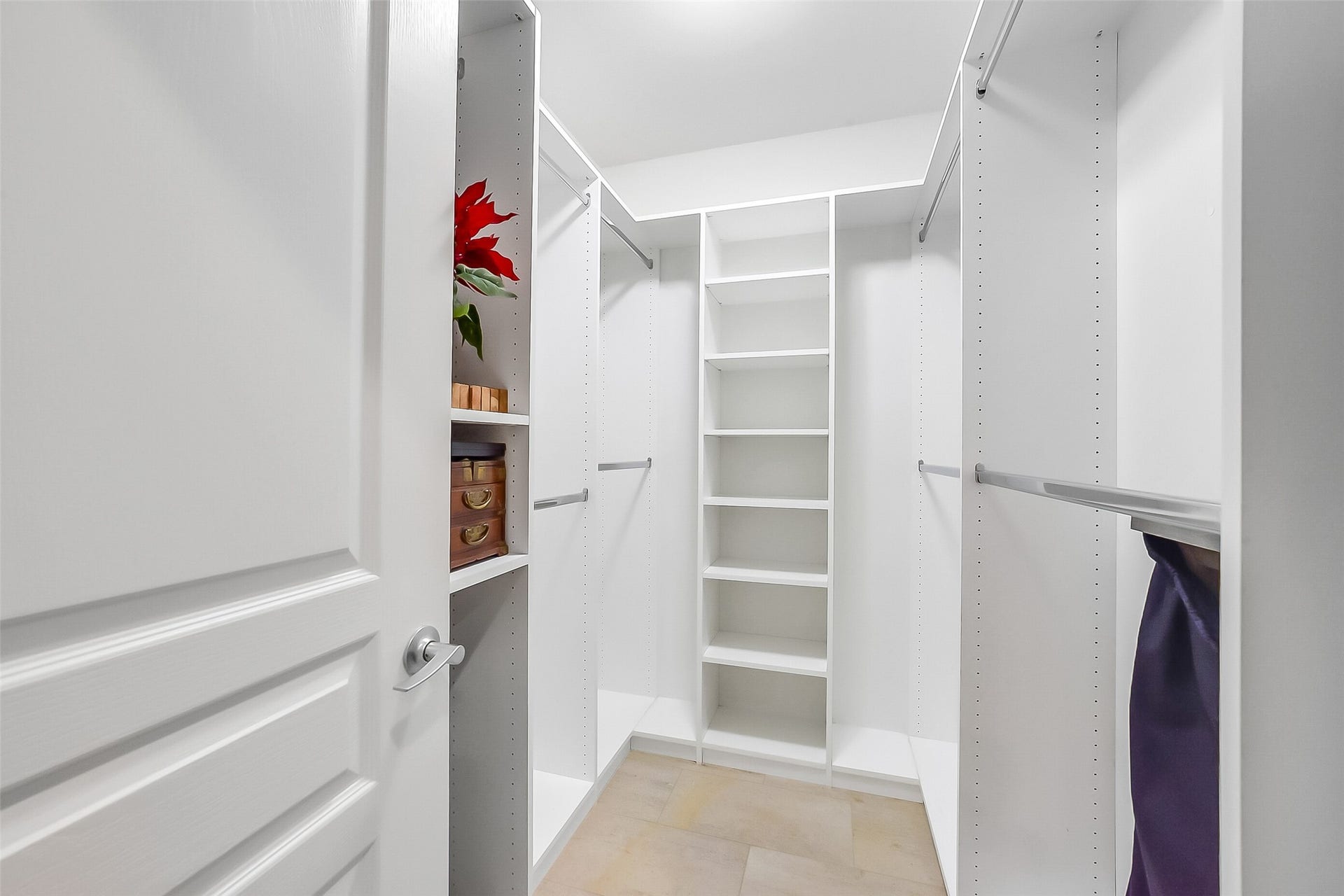 3333 Allen Parkway, #710, Houston, TX 77019 The walk-in-closet next to the secondary bedroom is equally customized with many built-ins.