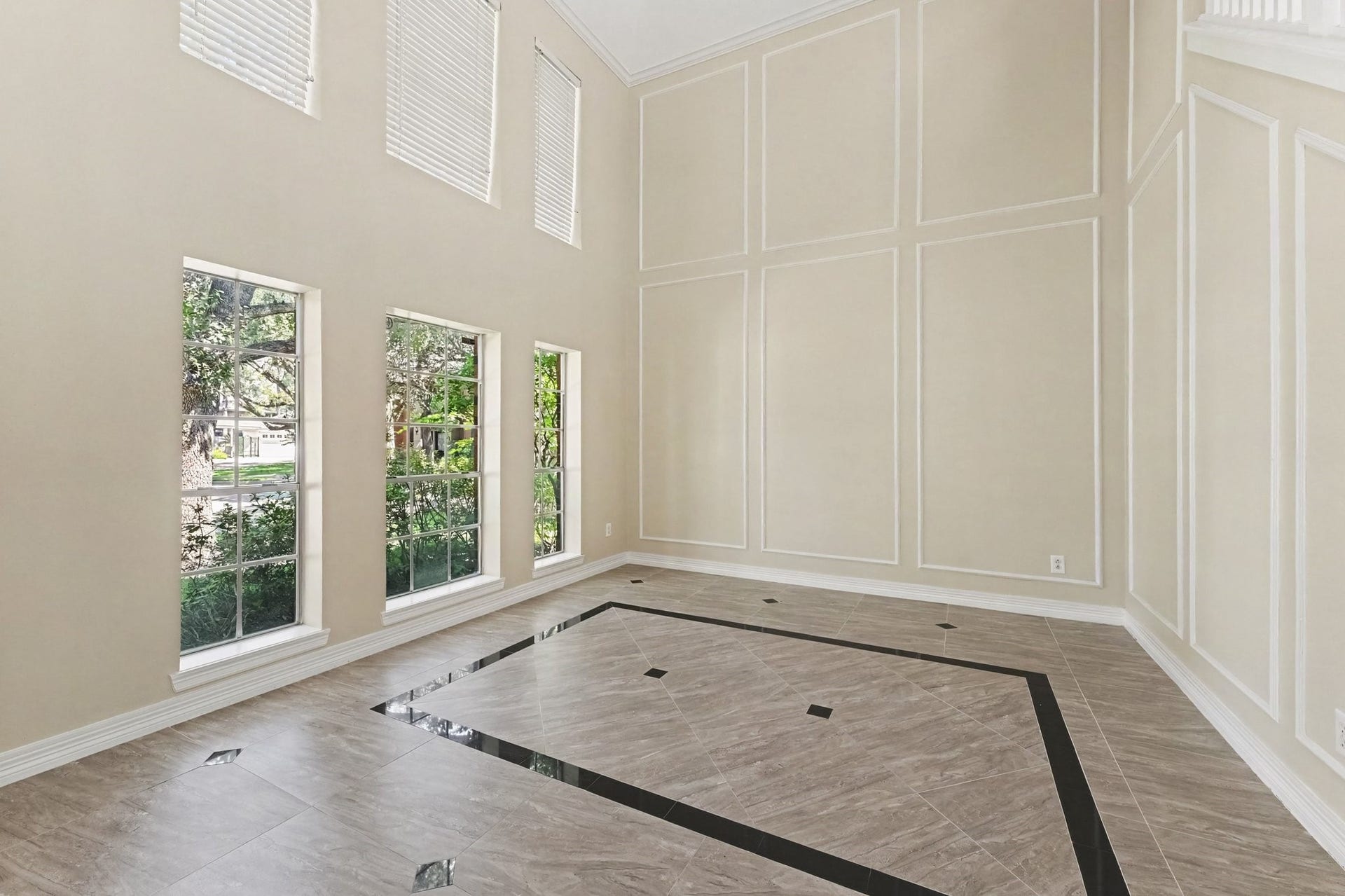 2814 Sanctuary Cove, Katy, TX 77450 Formal living off of the front entry with 2 story ceilings