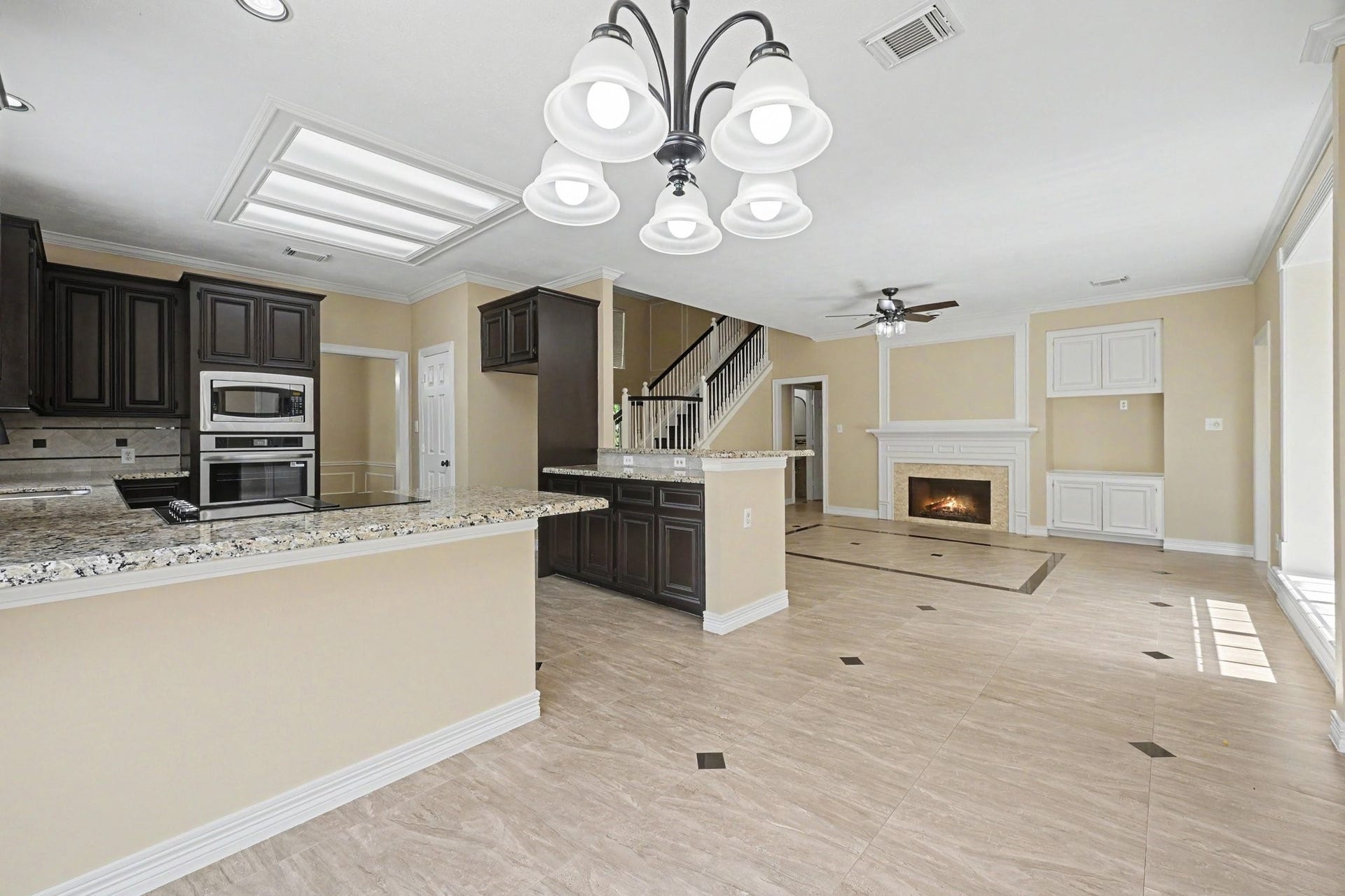 2814 Sanctuary Cove, Katy, TX 77450 Eat in kitchen overlooking the back patio