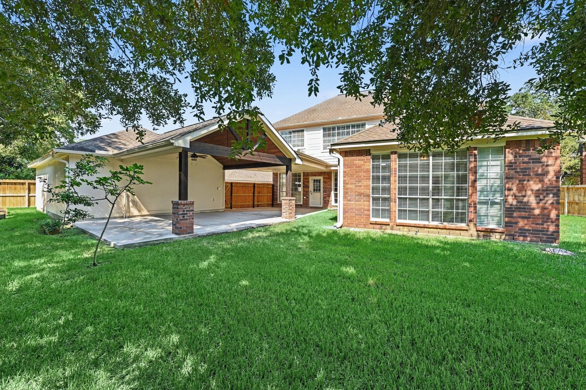 2814 Sanctuary Cove, Katy, TX 77450 Oversized lot, with extended back patio.
