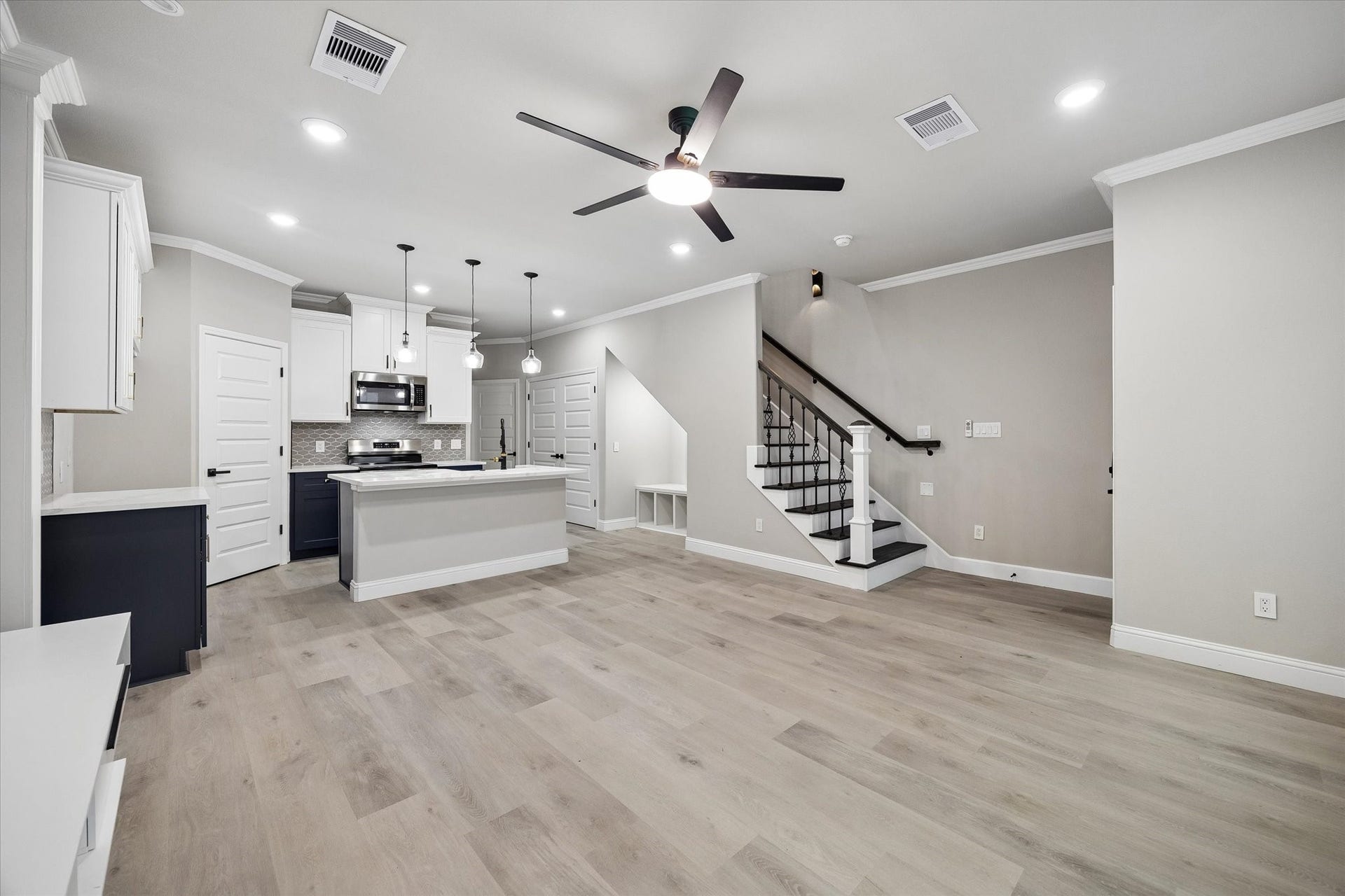 938 A&B South Lane, Houston, TX 77088
