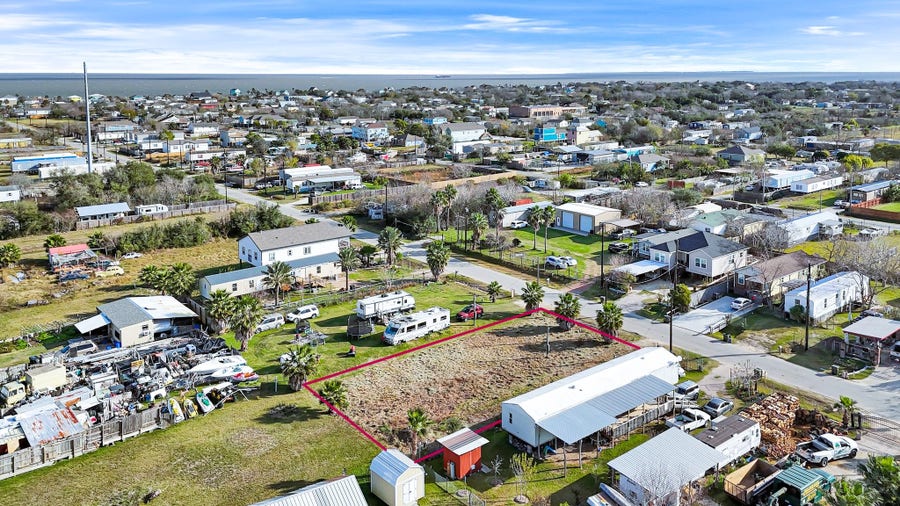 Property photo for 526 15th Street, Dickinson, TX