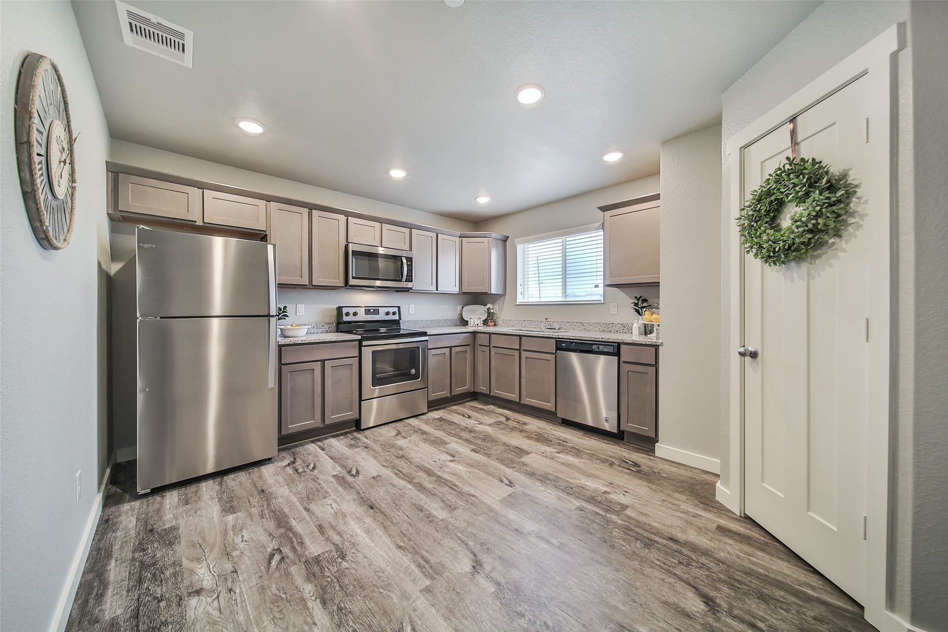 12603 Telge Road, #32 E-F, Cypress, TX 77429 Nice 8x10 Kitchen with granite counter tops