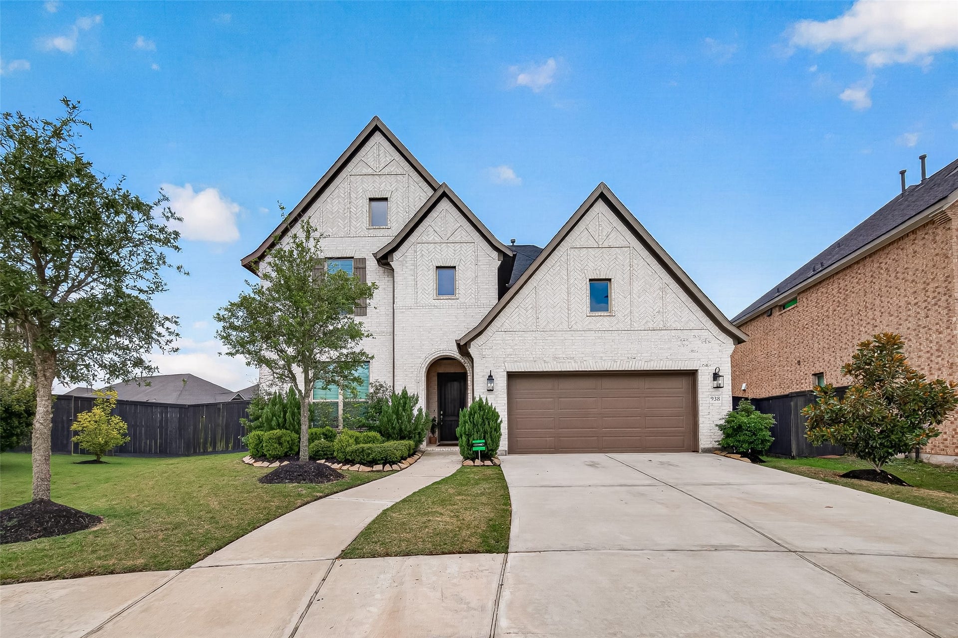 Located in highly sought after Harvest Green!