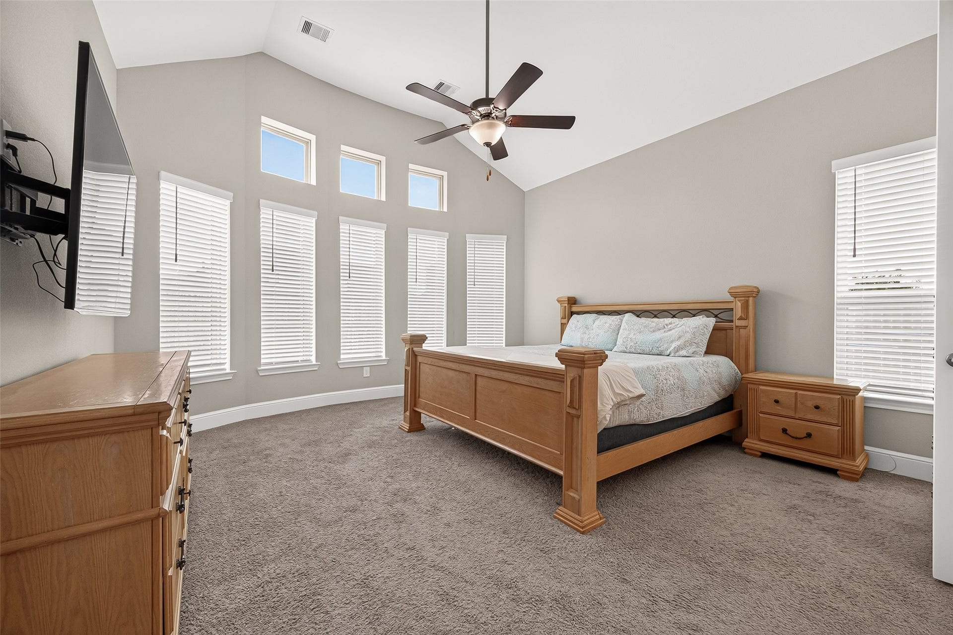 Primary bedroom located on the 1st floor.