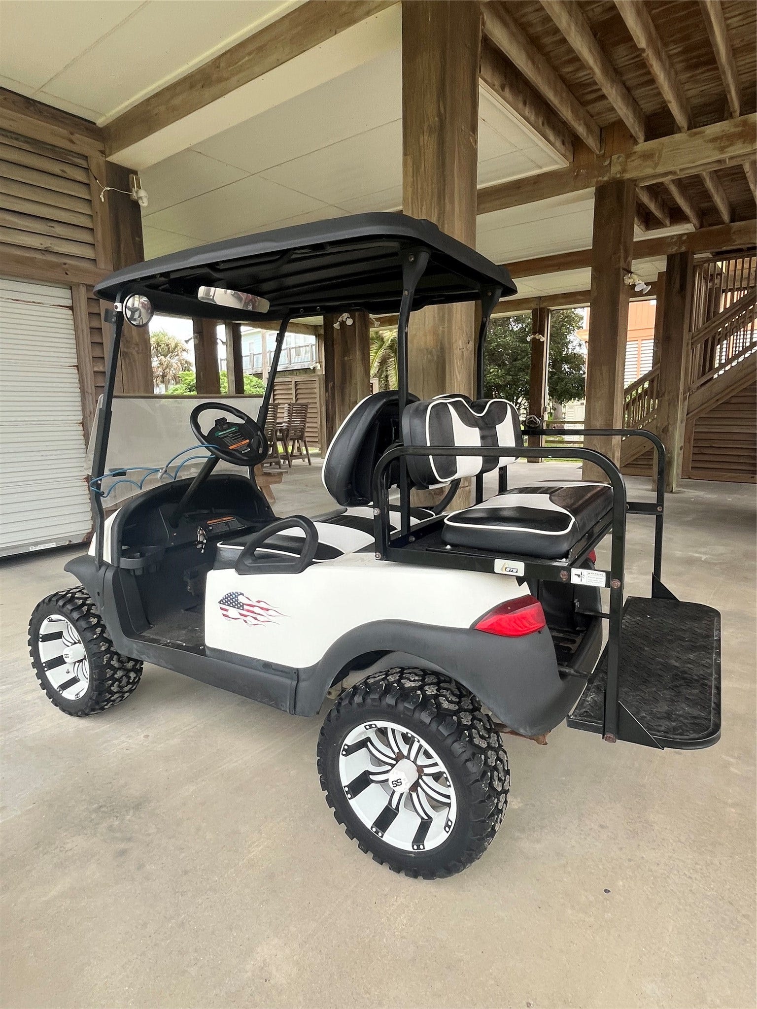 2019 Vista Dr Drive, Crystal Beach, TX 77650 Golf cart included with the home!